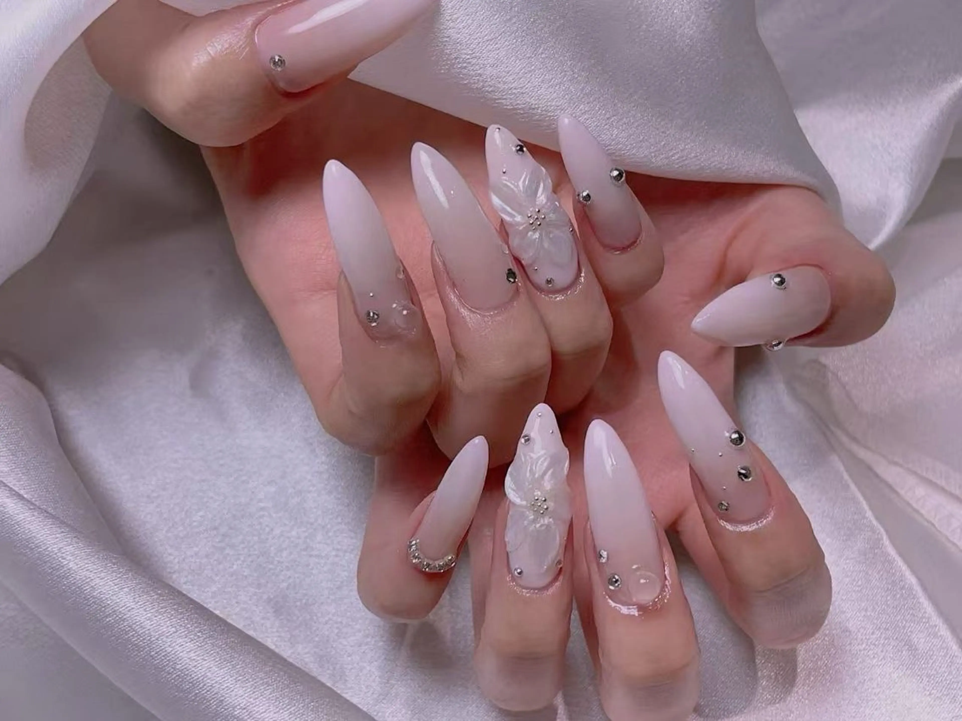 ネイル M2ネイルサロン【長さ出し&フィルイン導入店】所属・長さ出し専門店 RIRIのネイルデザイン