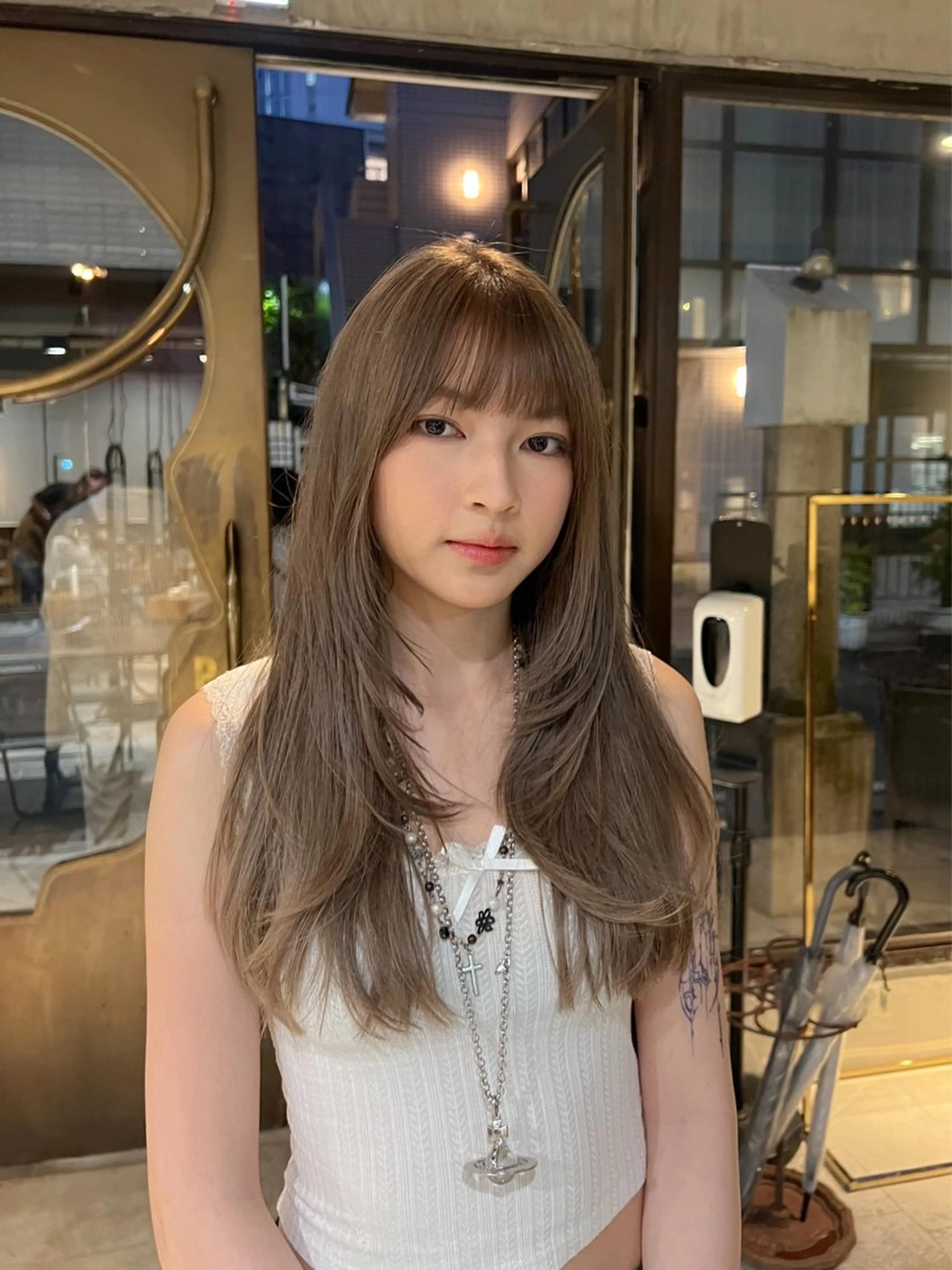 ロング カラー ヘアアレンジ ベージュカラー ブリーチ カット ヘアカラー トリートメント 透明感/艶髪矯正 🪐takushiのヘアスタイル