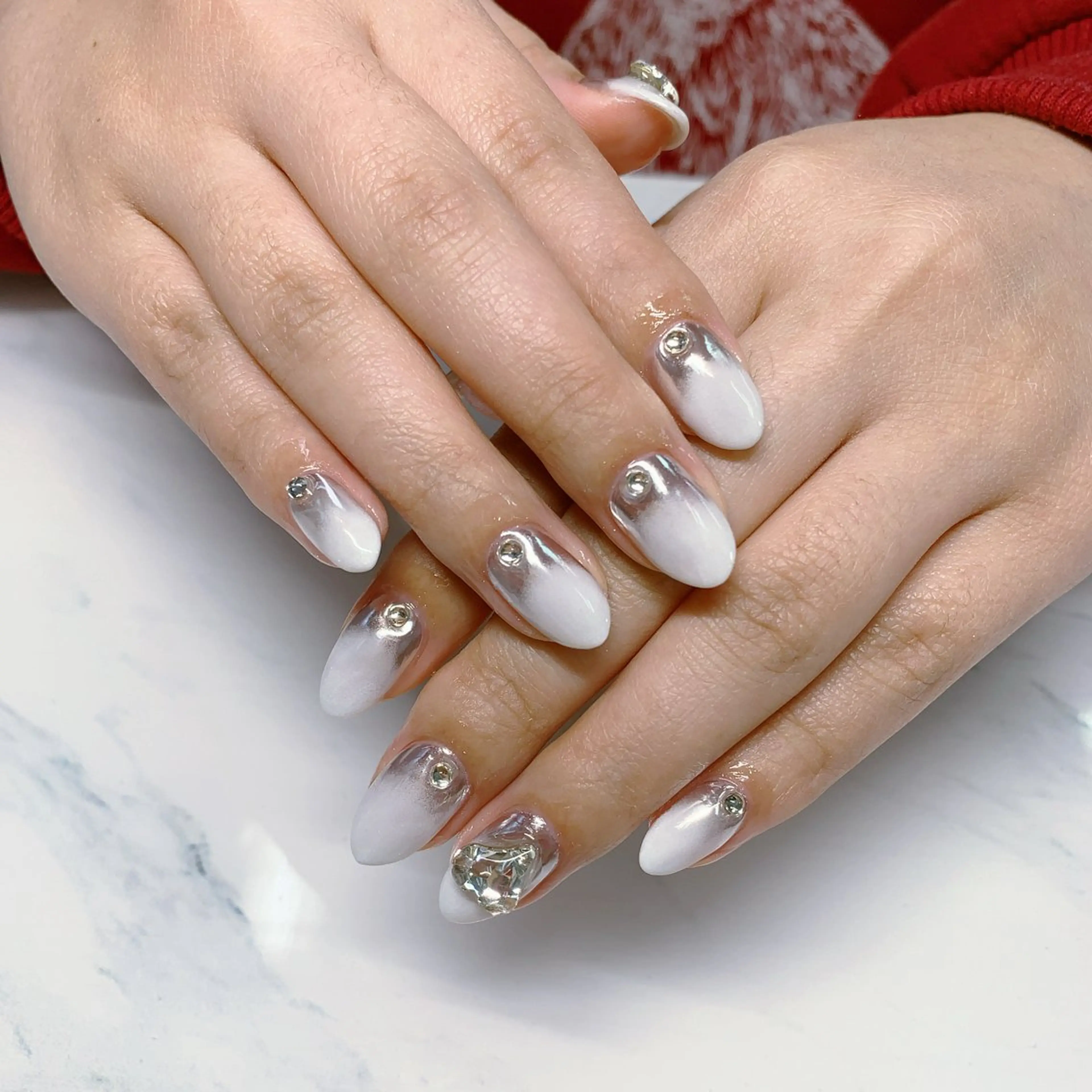 ネイル オーロラネイル 長さ出し フットネイル ジェルネイル キラキラネイル ハンドネイル インフィニティ ネイルサロンのネイルデザイン