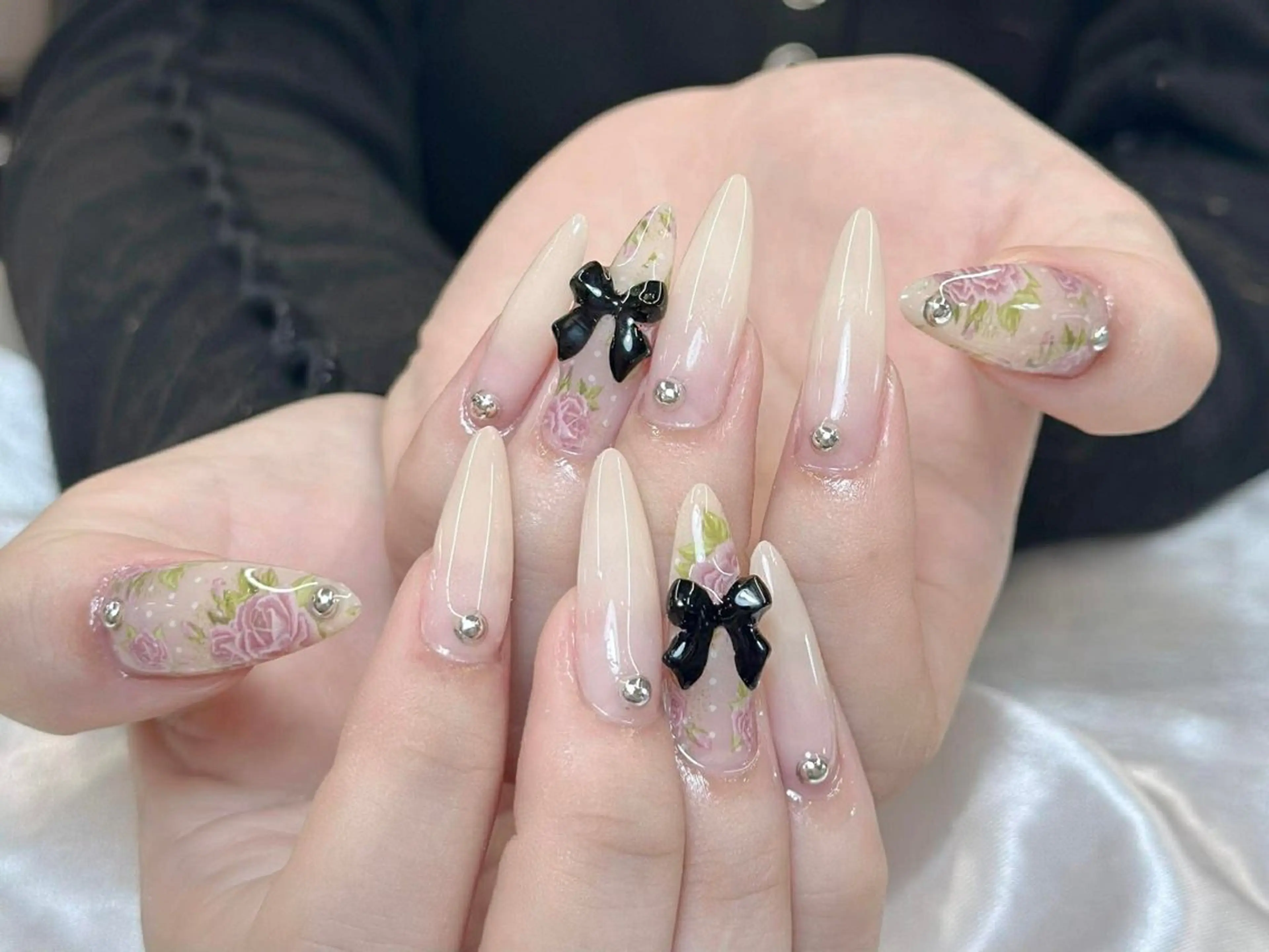 ネイル チークネイル フレンチネイル グラデーション マグネットネイル ミラーネイル ハンドネイル VP nail 新大久保所属・sorako nailのネイルデザイン