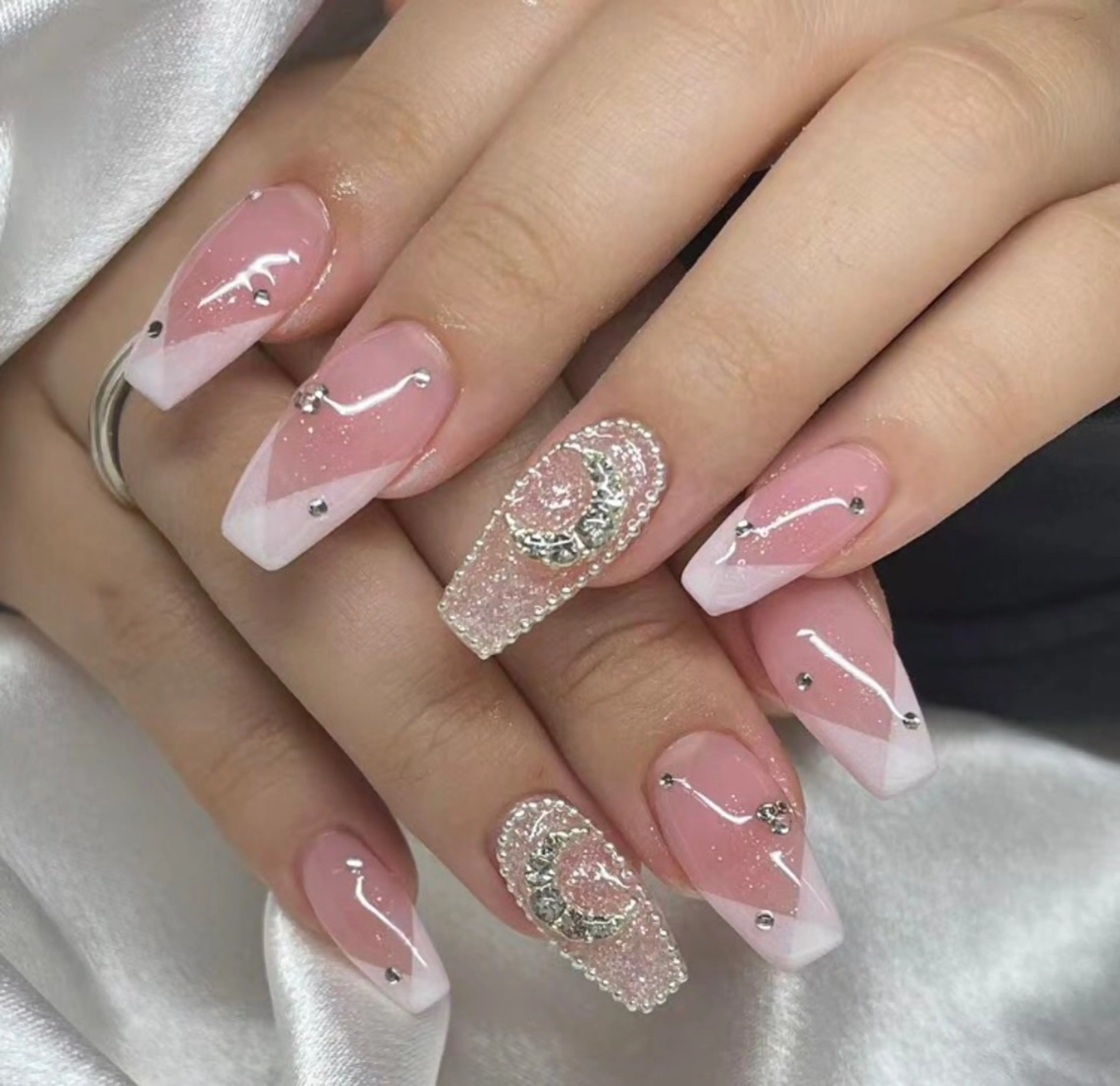 ネイル LR.ONE ヨウのネイルデザイン