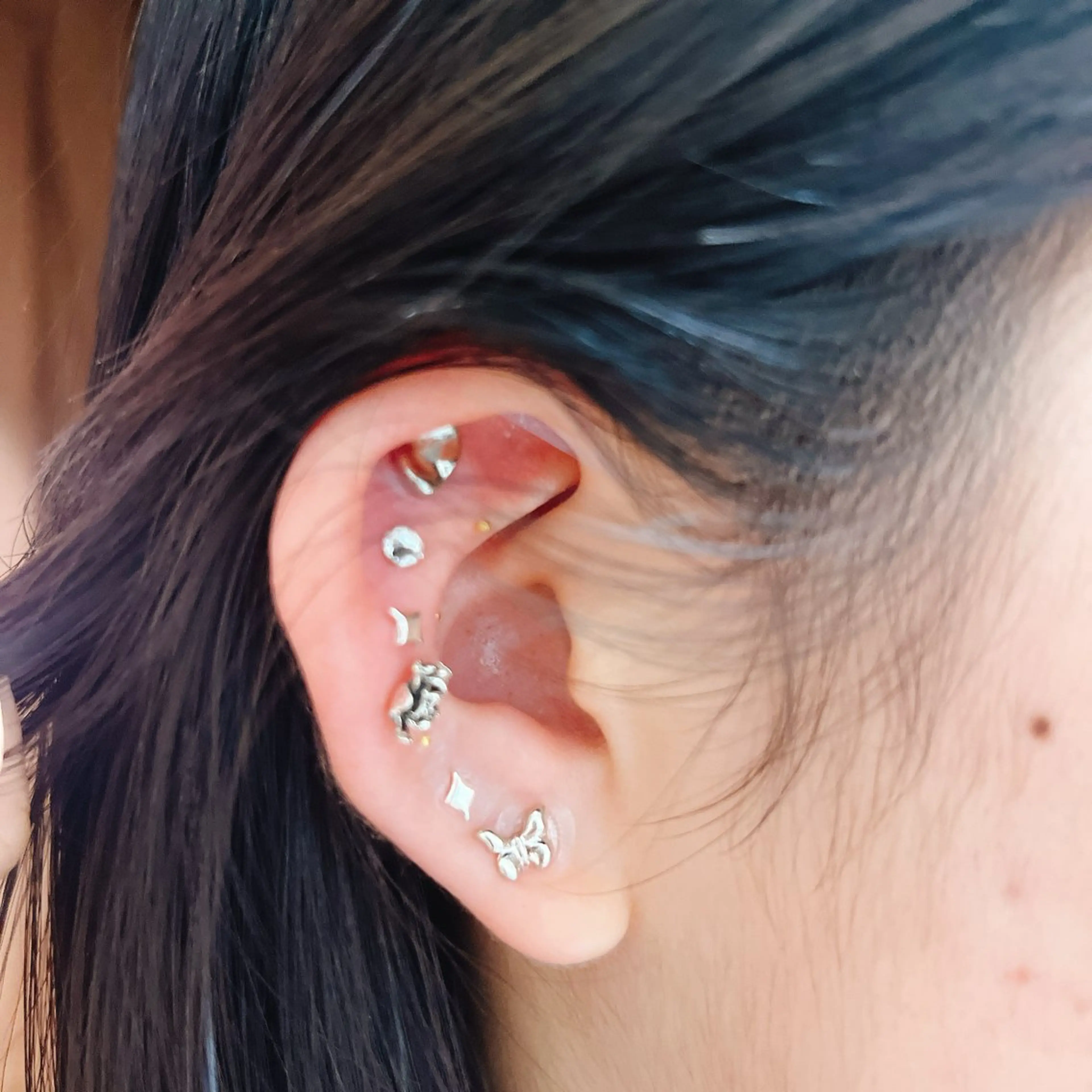 耳つぼジュエリーつけ放題。耳ジュエリーの写真、口コミ頂ける方。の写真