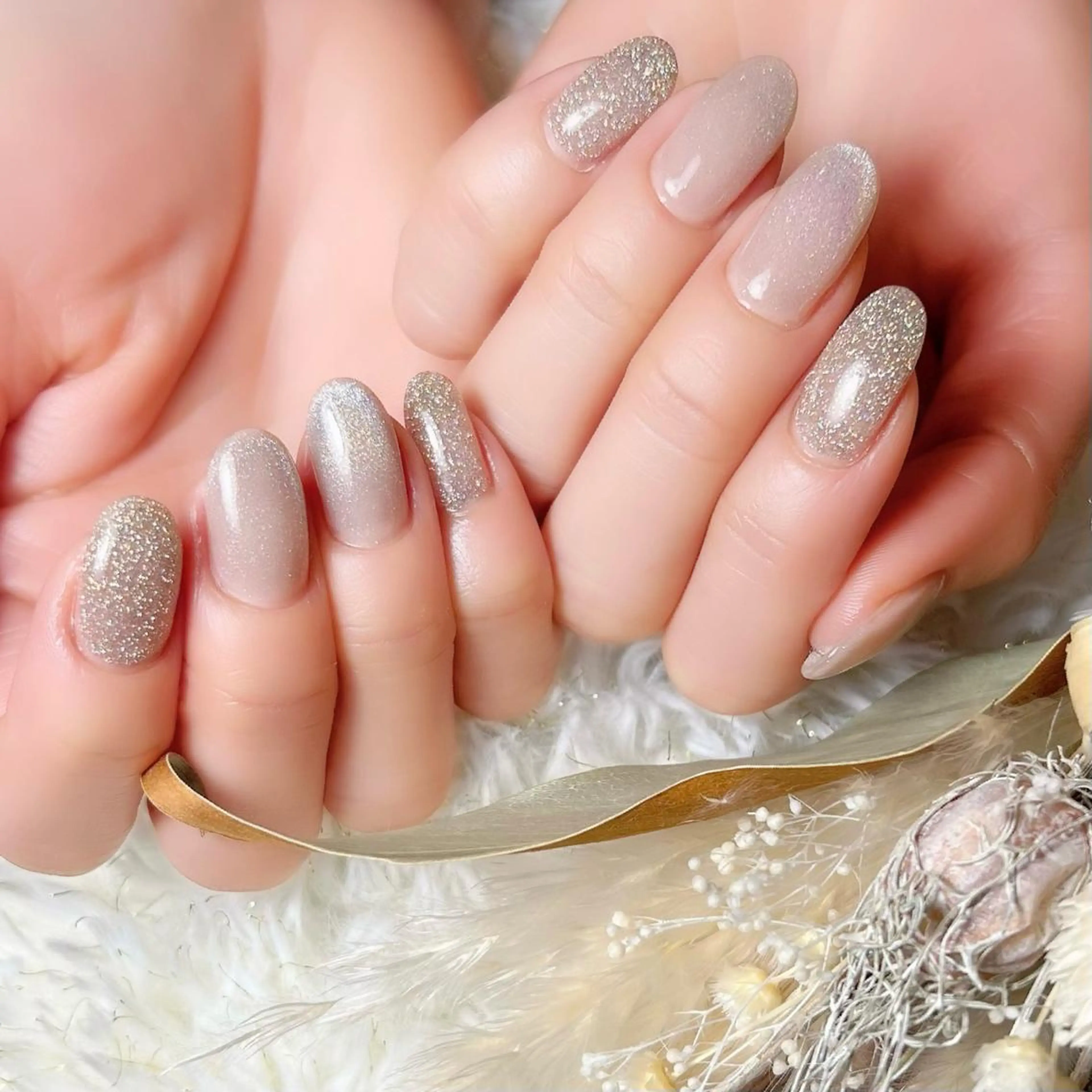 【ハンド】マグネット、ミラー、フラッシュネイルの写真