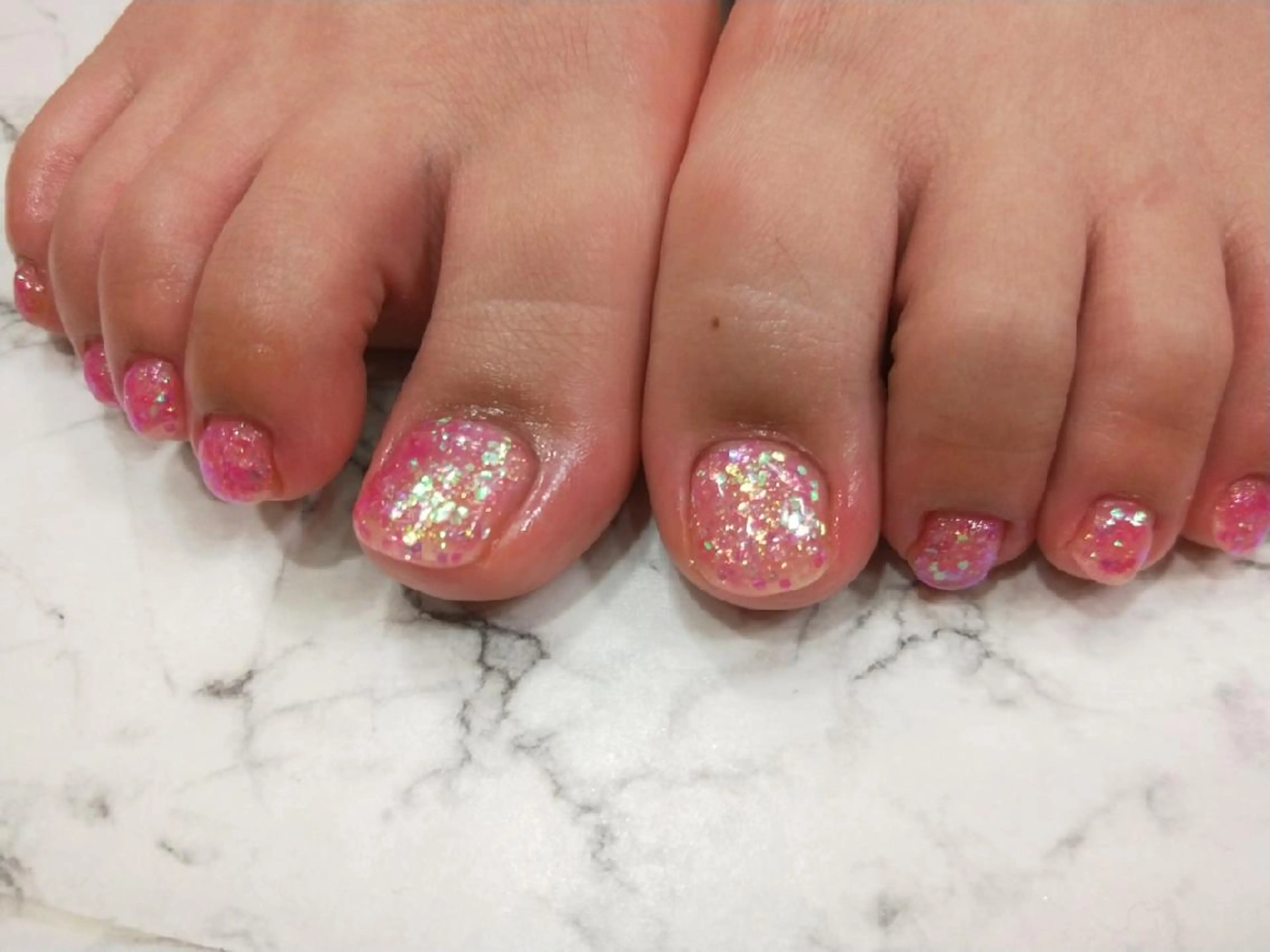 ネイル R'well所属・はばすみれ🎀ﾈｲﾙ 光ﾌｪｲｼｬﾙ ﾍｱのネイルデザイン