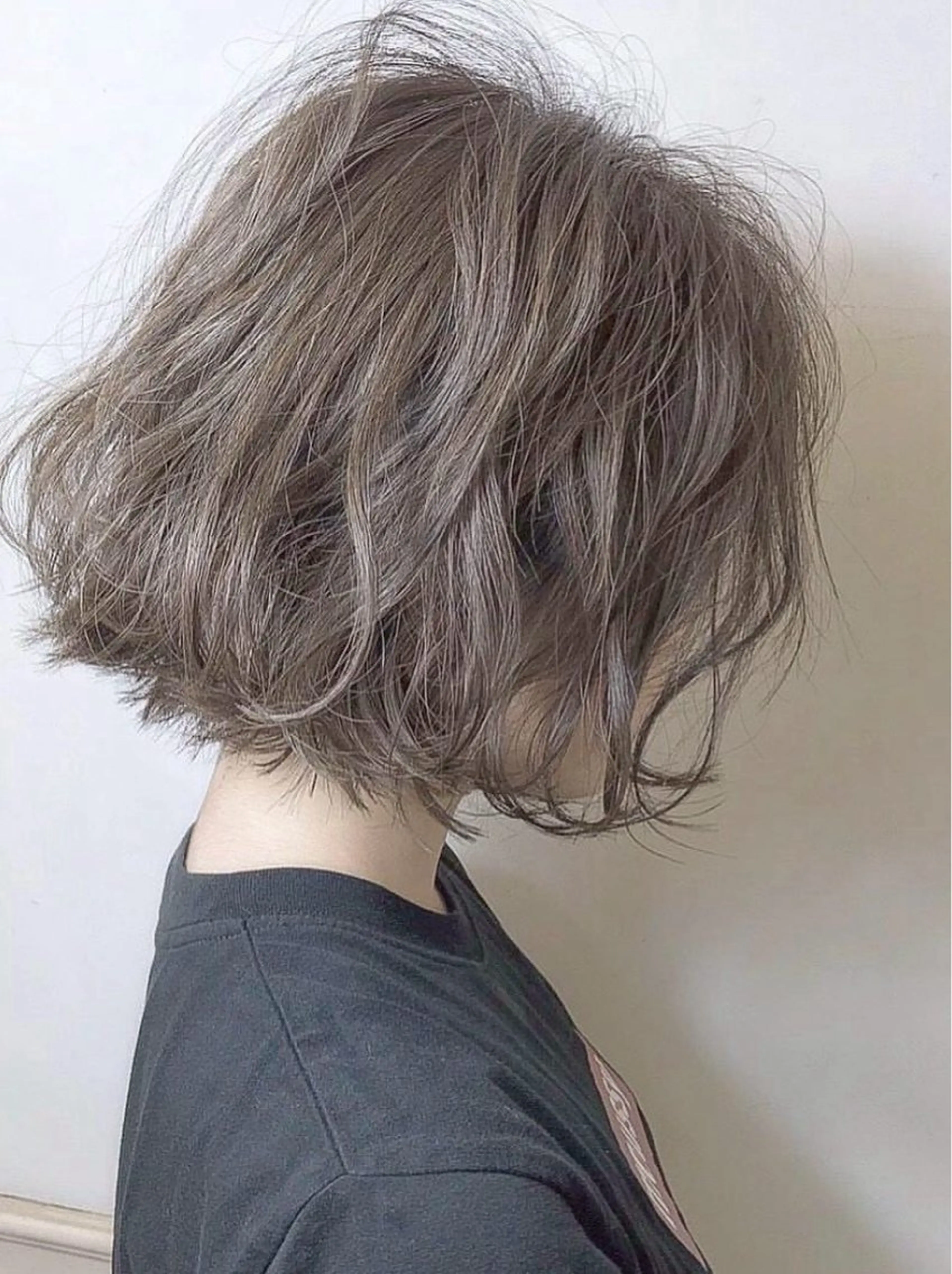 ショート カラー 山下 姫菜のヘアスタイル