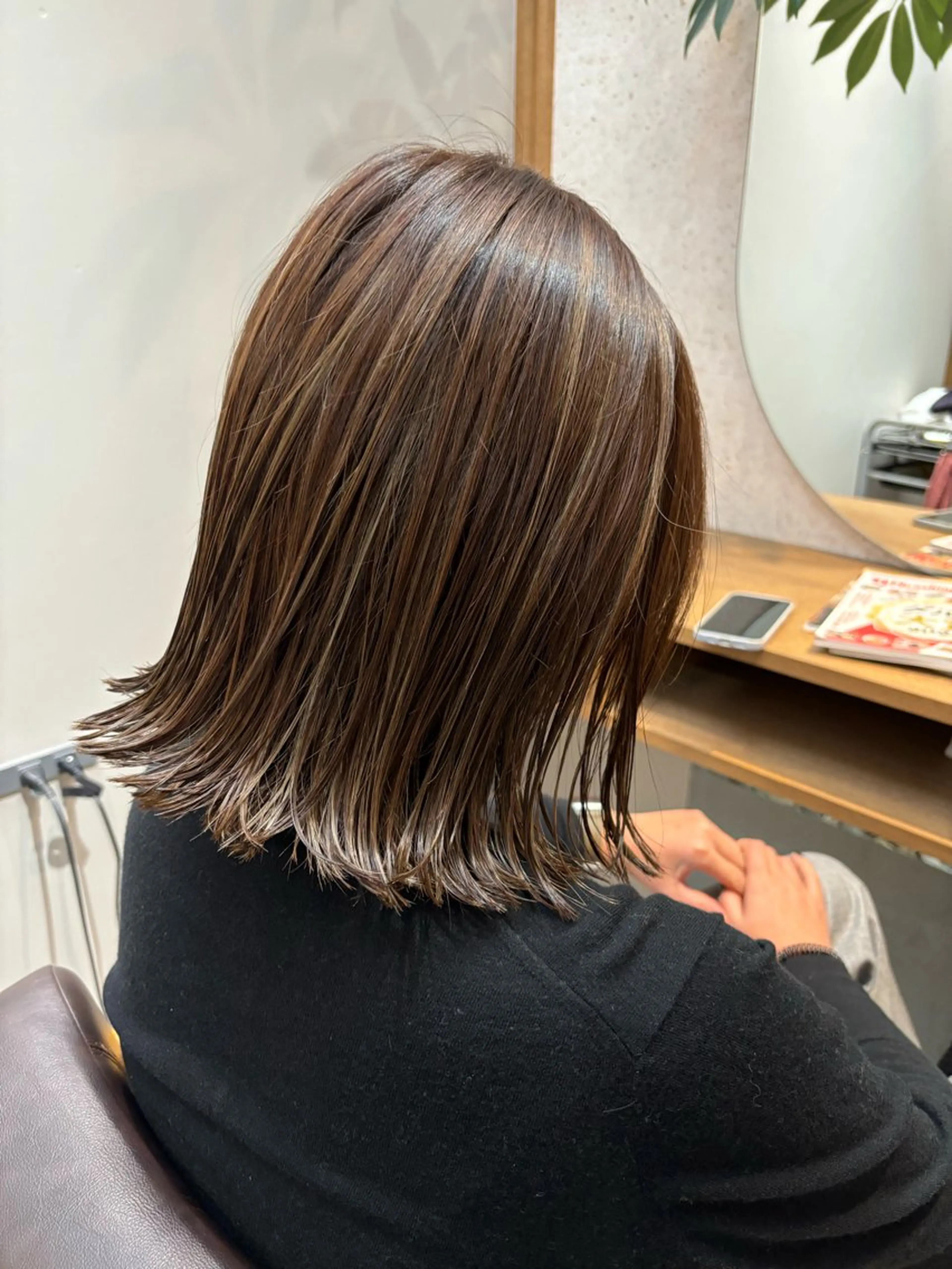 ミディアム ハイライト 外ハネヘア ヘアカラー HARUKI  MINATO Japan広島紙屋町店所属・hmj紙屋町店 脊戸智志のヘアスタイル