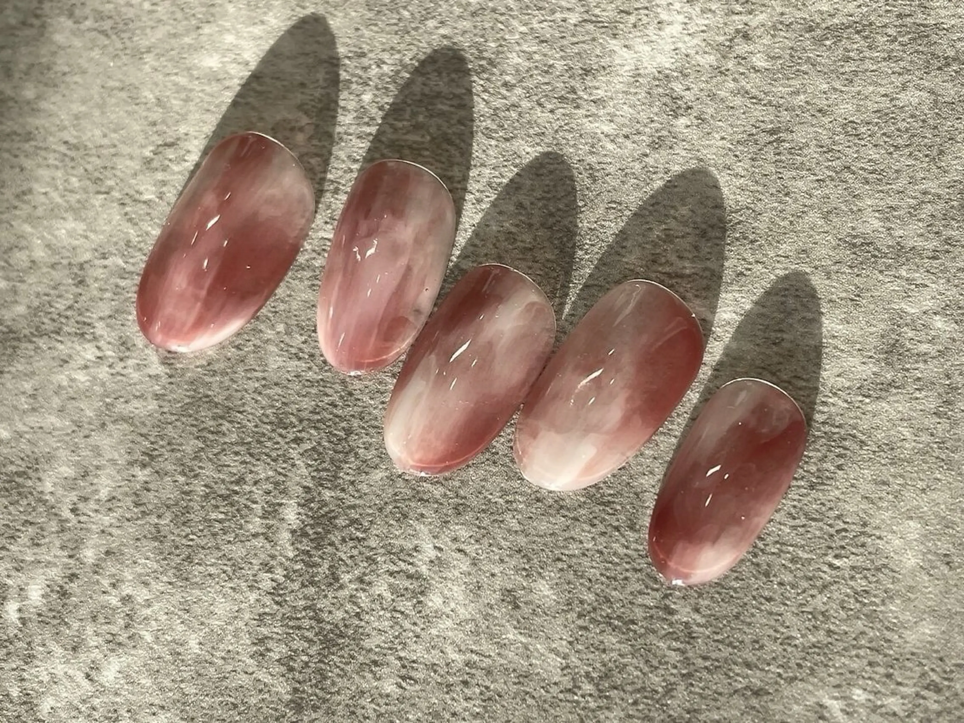 ネイル ニュアンスネイル Mahiru ➰🎀🤍のネイルデザイン