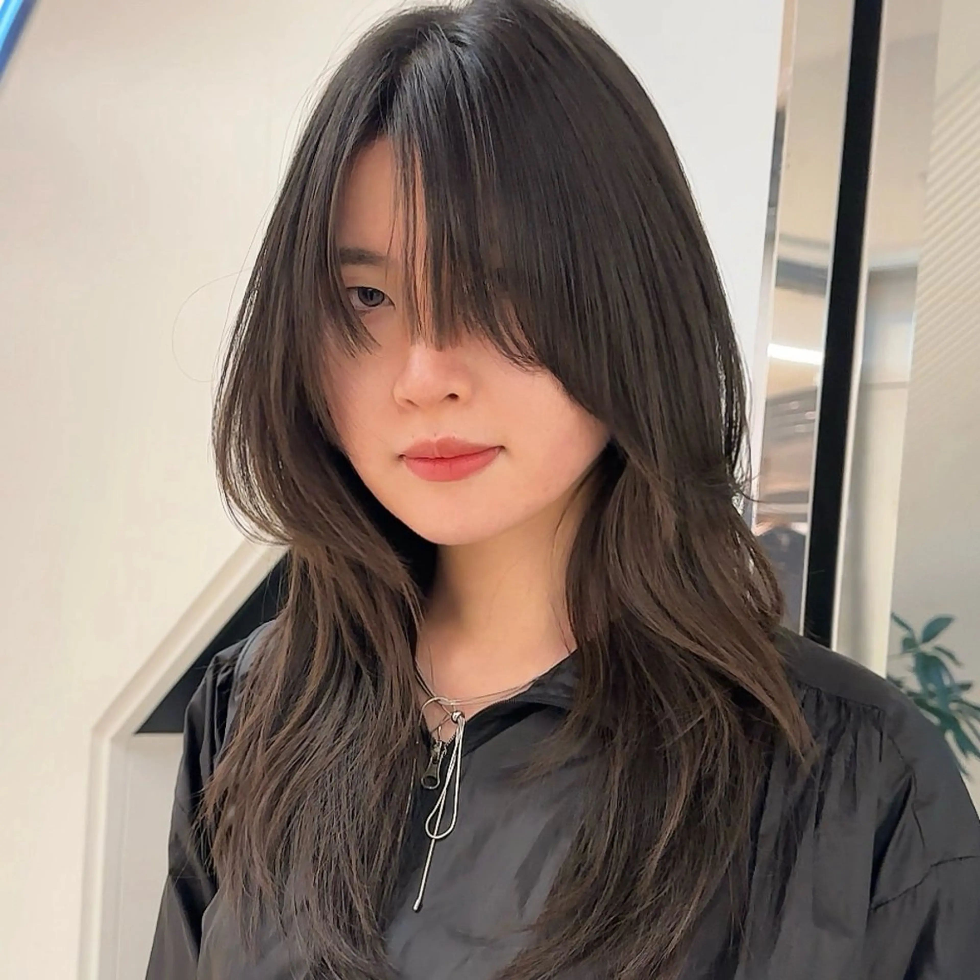 セミロング 岸本 理希のヘアスタイル
