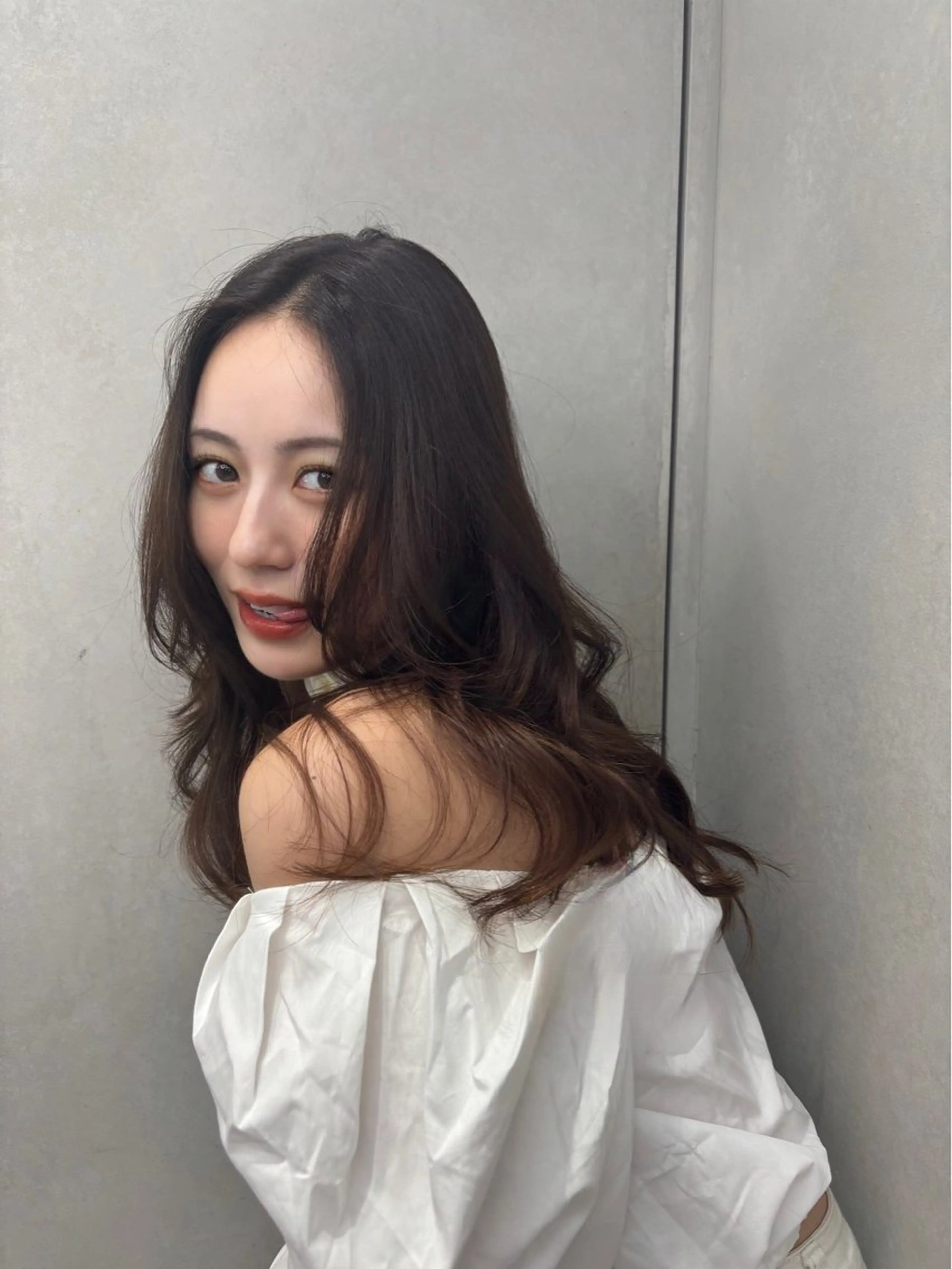 セミロング カラー emi 韓国ワンホンヘアのヘアスタイル