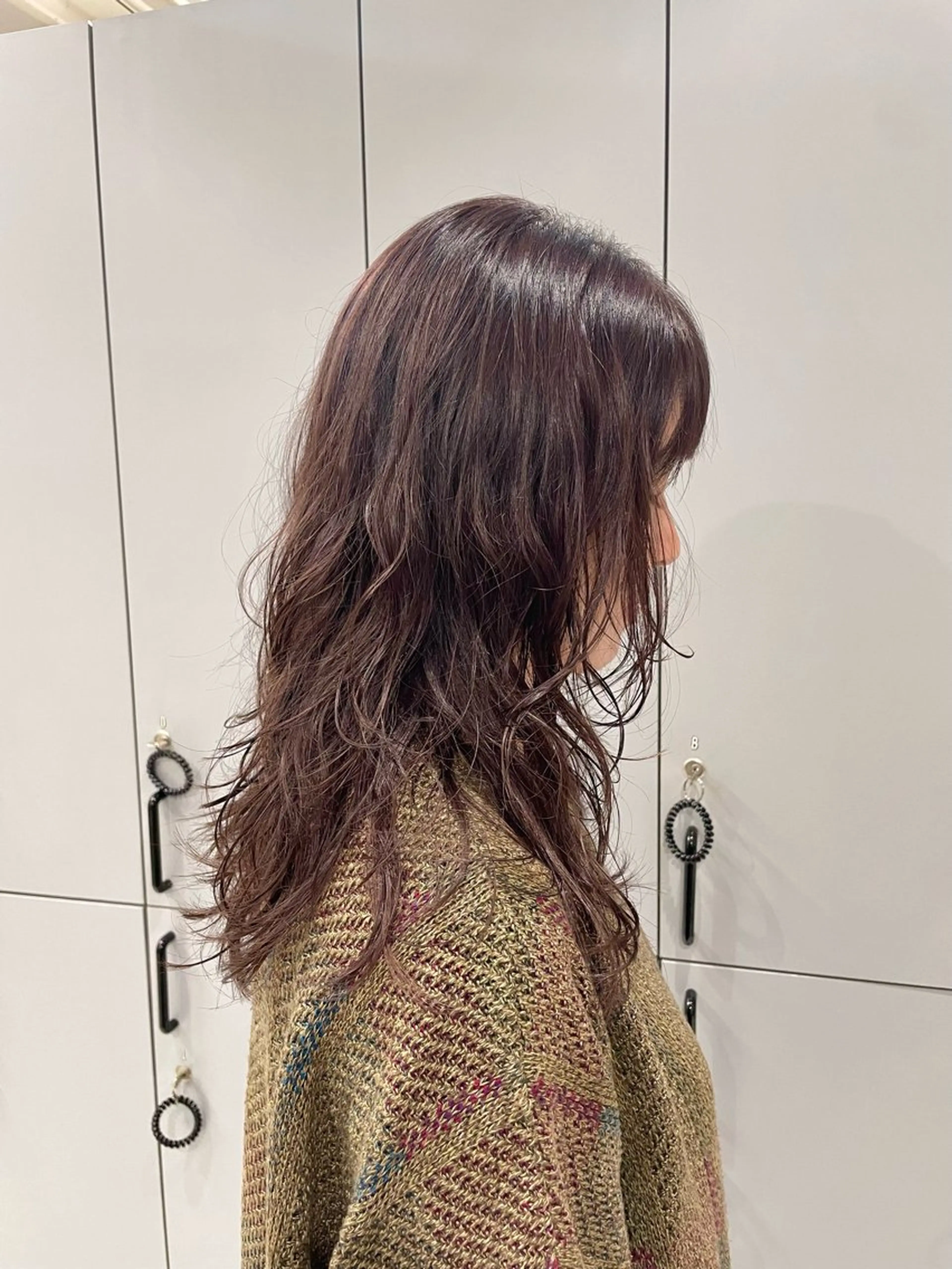 ロング カラー 山本 佳奈のヘアスタイル