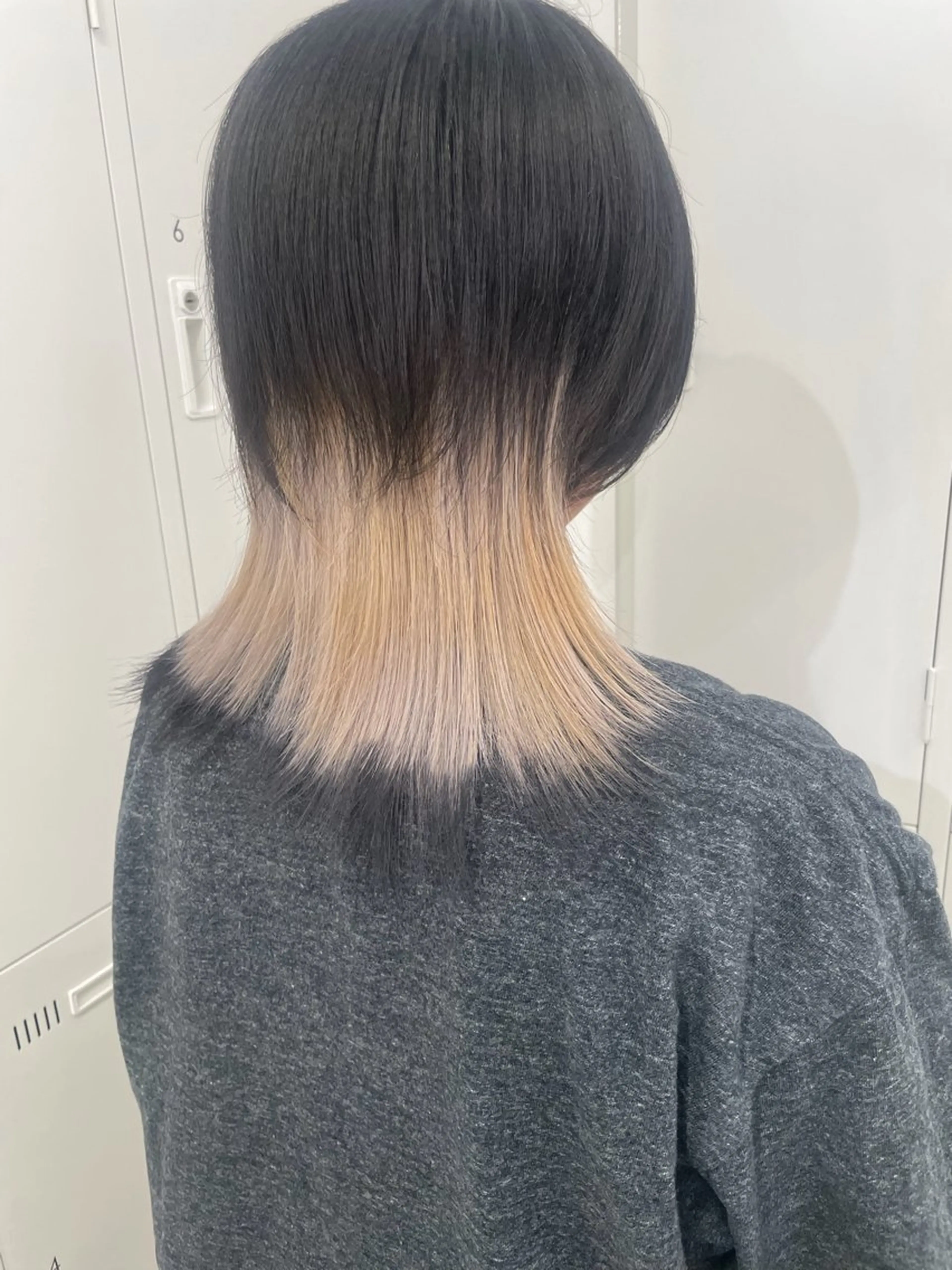 カラー 小池 絢女のヘアスタイル