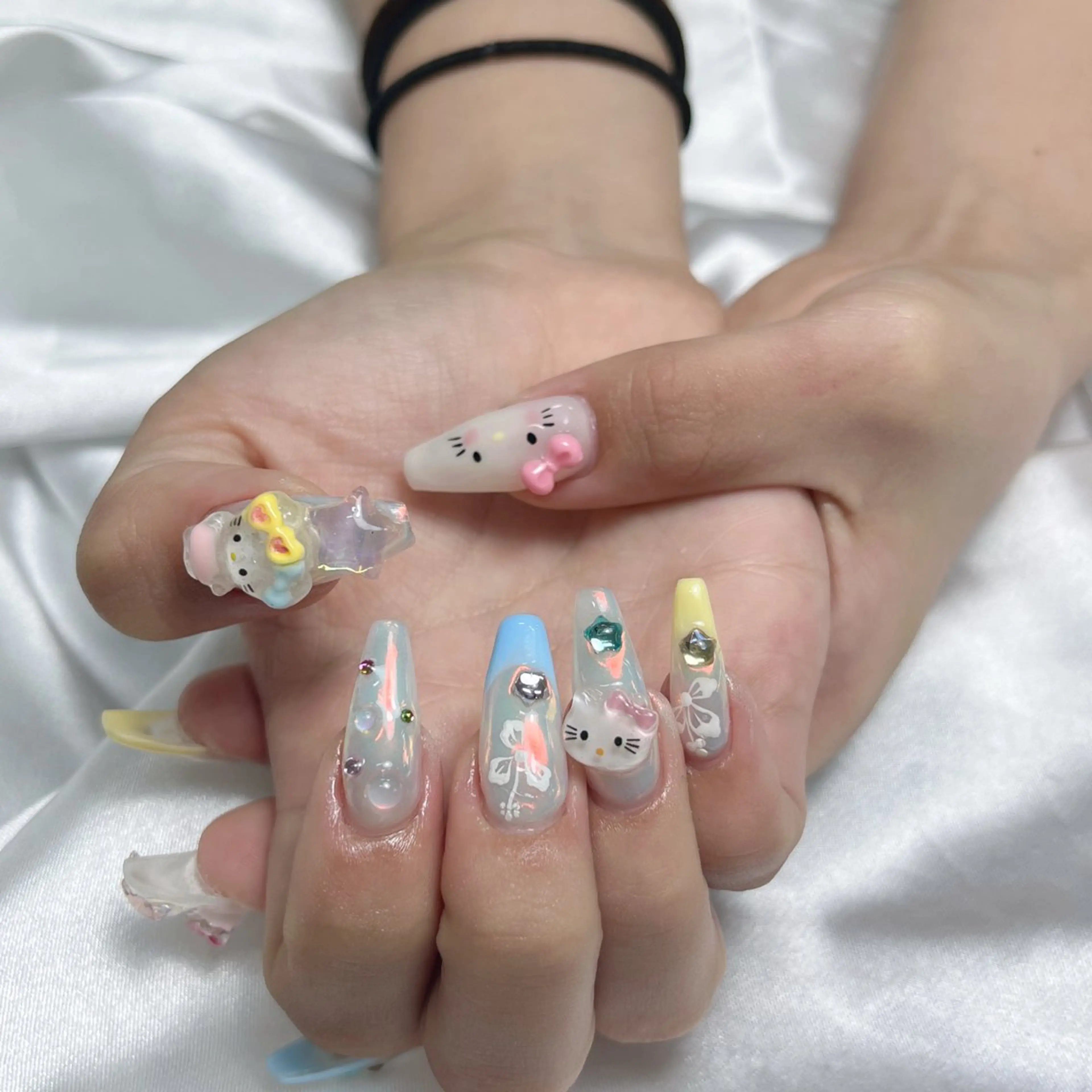 ネイル アートネイル ジェルネイル キラキラネイル 持ち込み ワンホンネイル ハンドネイル ハンドケア Panda chan Novaのネイルデザイン