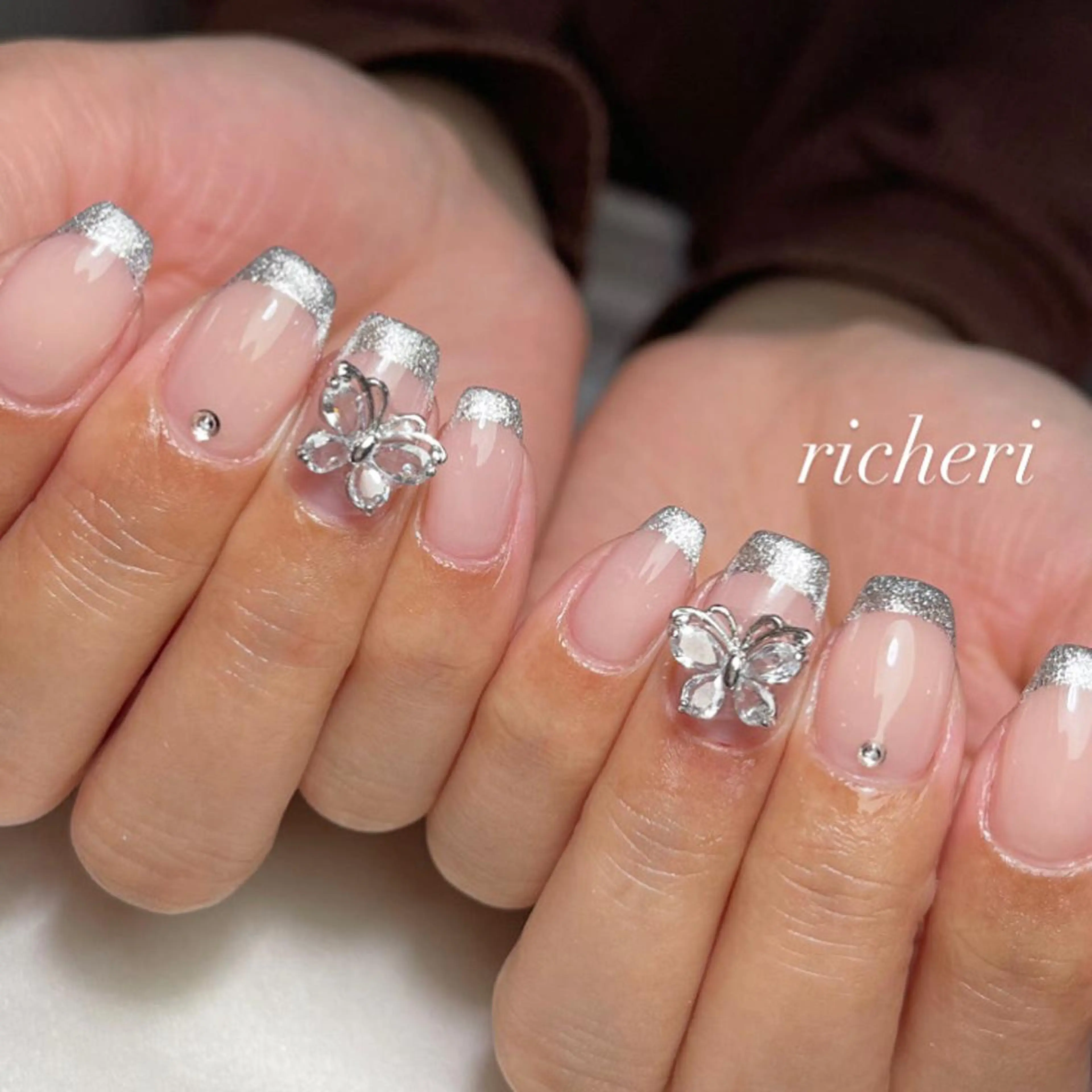 ミディアム ネイル ハンドネイル richeri beautyのネイルデザイン