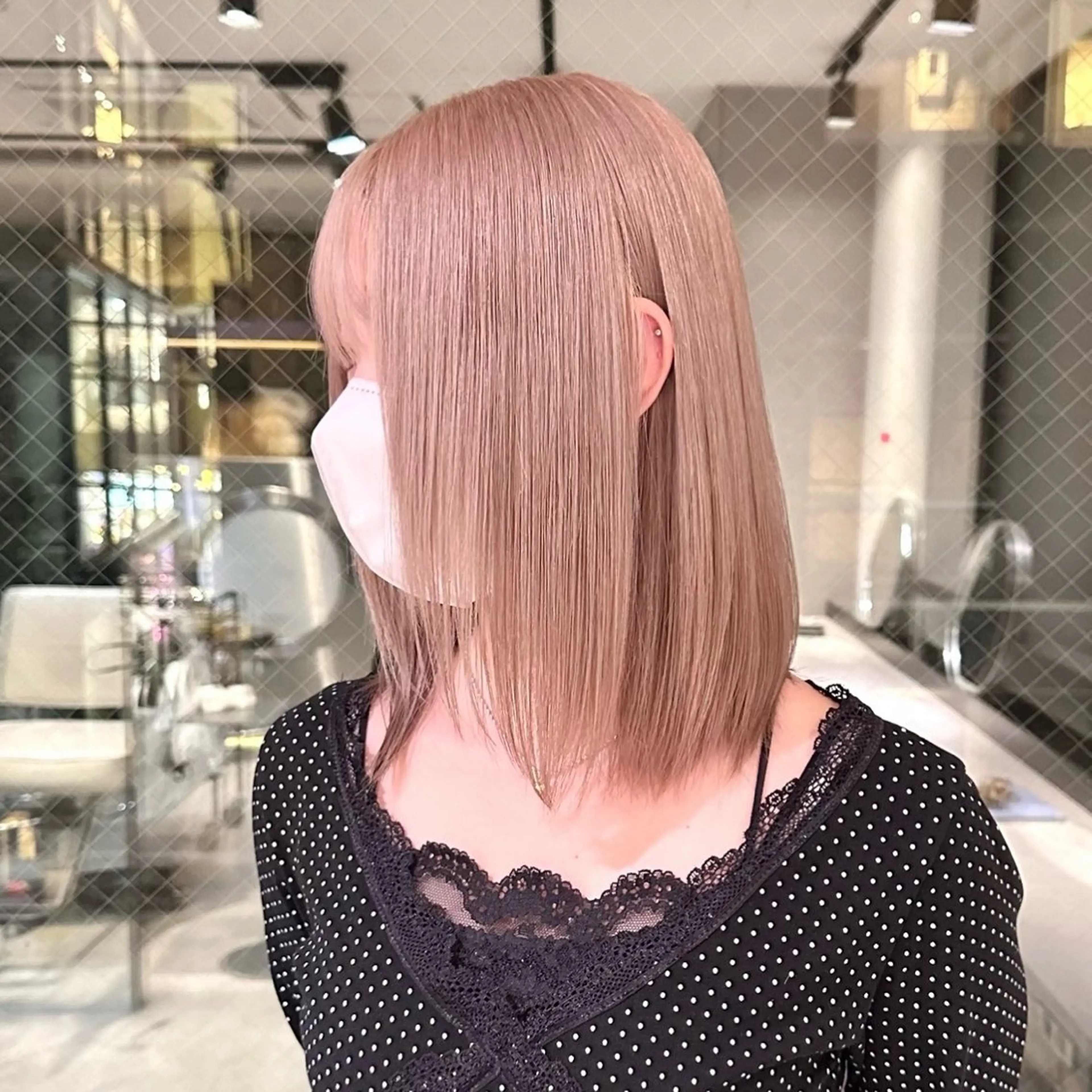 ミディアム カラー ベージュカラー ピンクカラー ピンクベージュ ヒビキ/モテ×愛され /ブリーチ特化のヘアスタイル