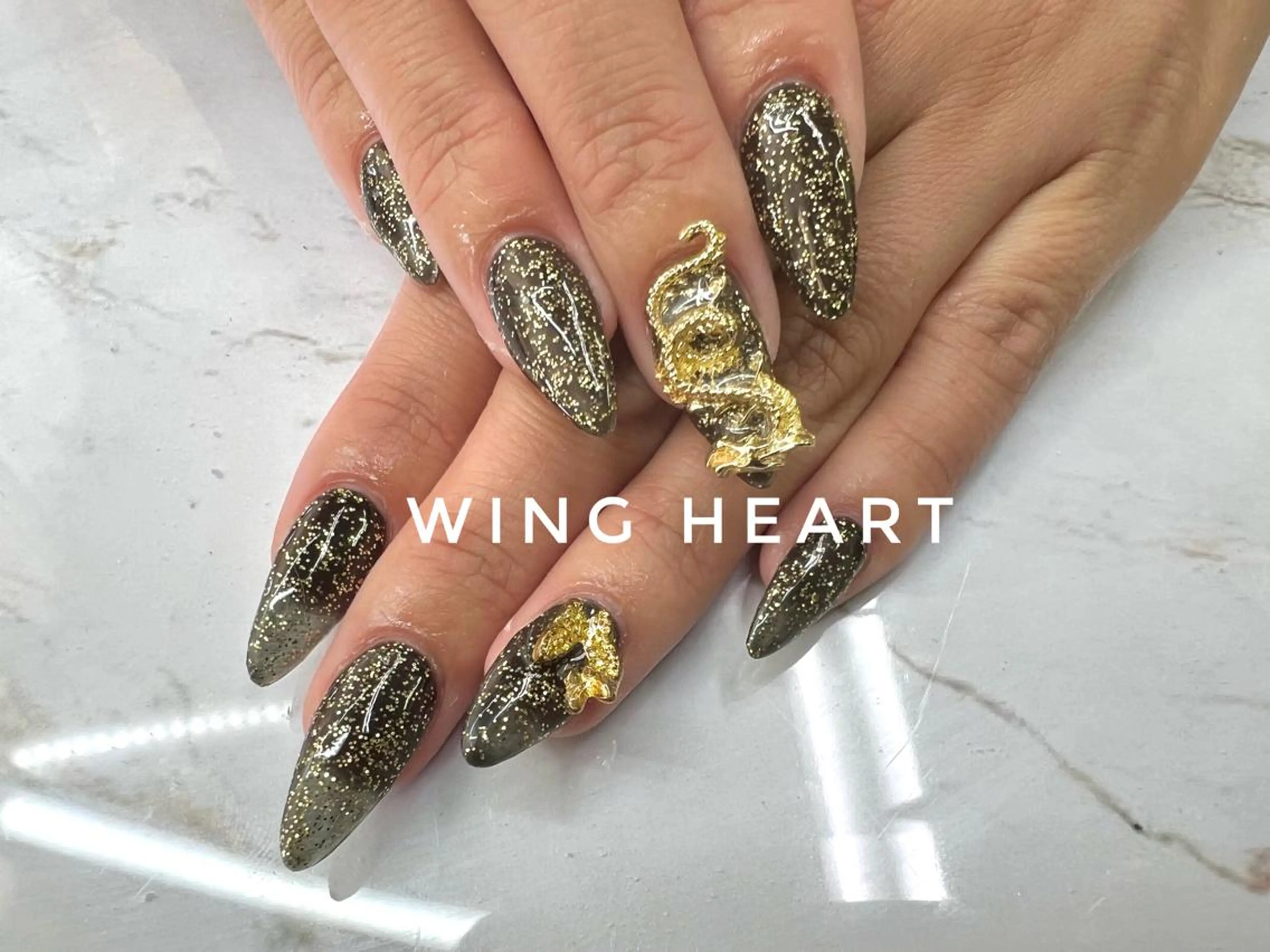 ネイル I. AYUMIのネイルデザイン