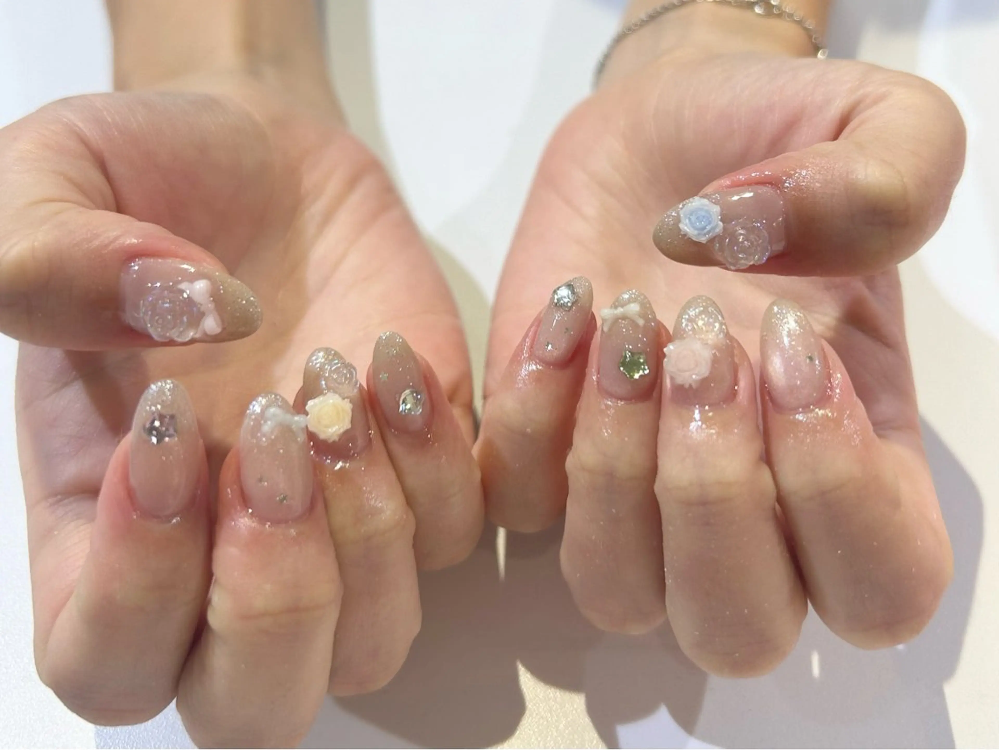 Nanami 🌛のネイルデザイン