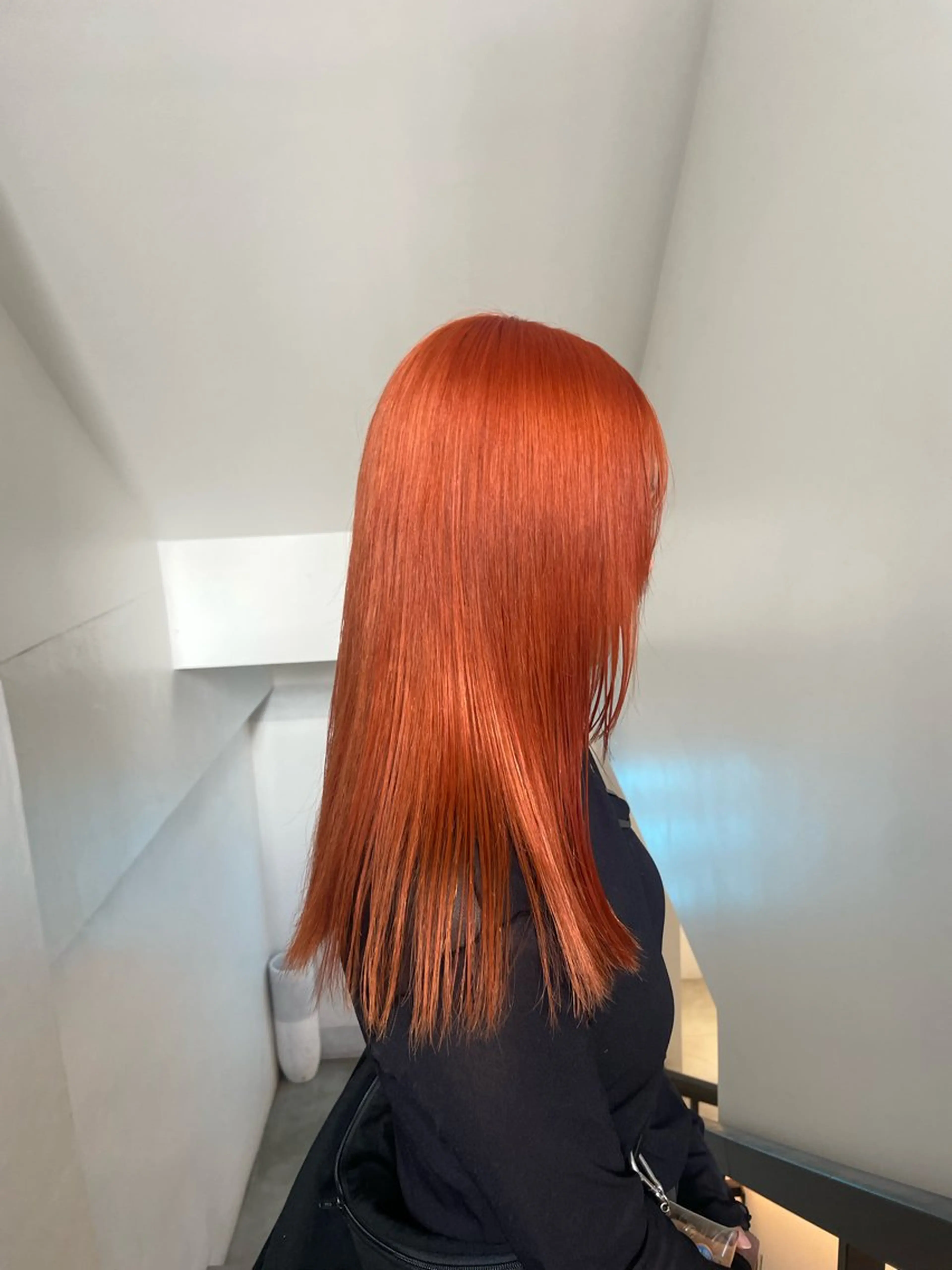 ミディアム カラー ヘアカラー 🌟暖色系ハイトーン 🌟AIのヘアスタイル