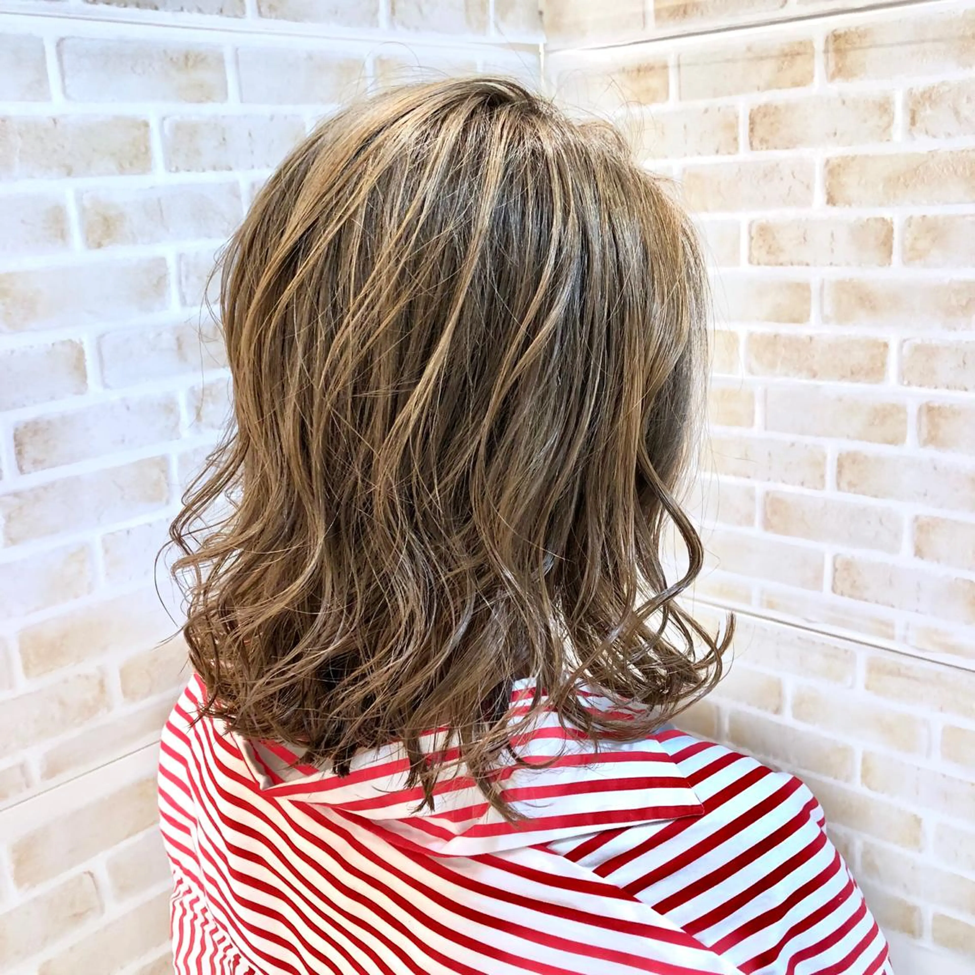 ミディアム カラー ベージュカラー ブリーチ ケアブリーチ イルミナカラー ミルクティーベージュ ヘアカラー トリートメント 🌈ぷる艶カラー🌈 髪質改善👑柳沼尚貴のヘアスタイル