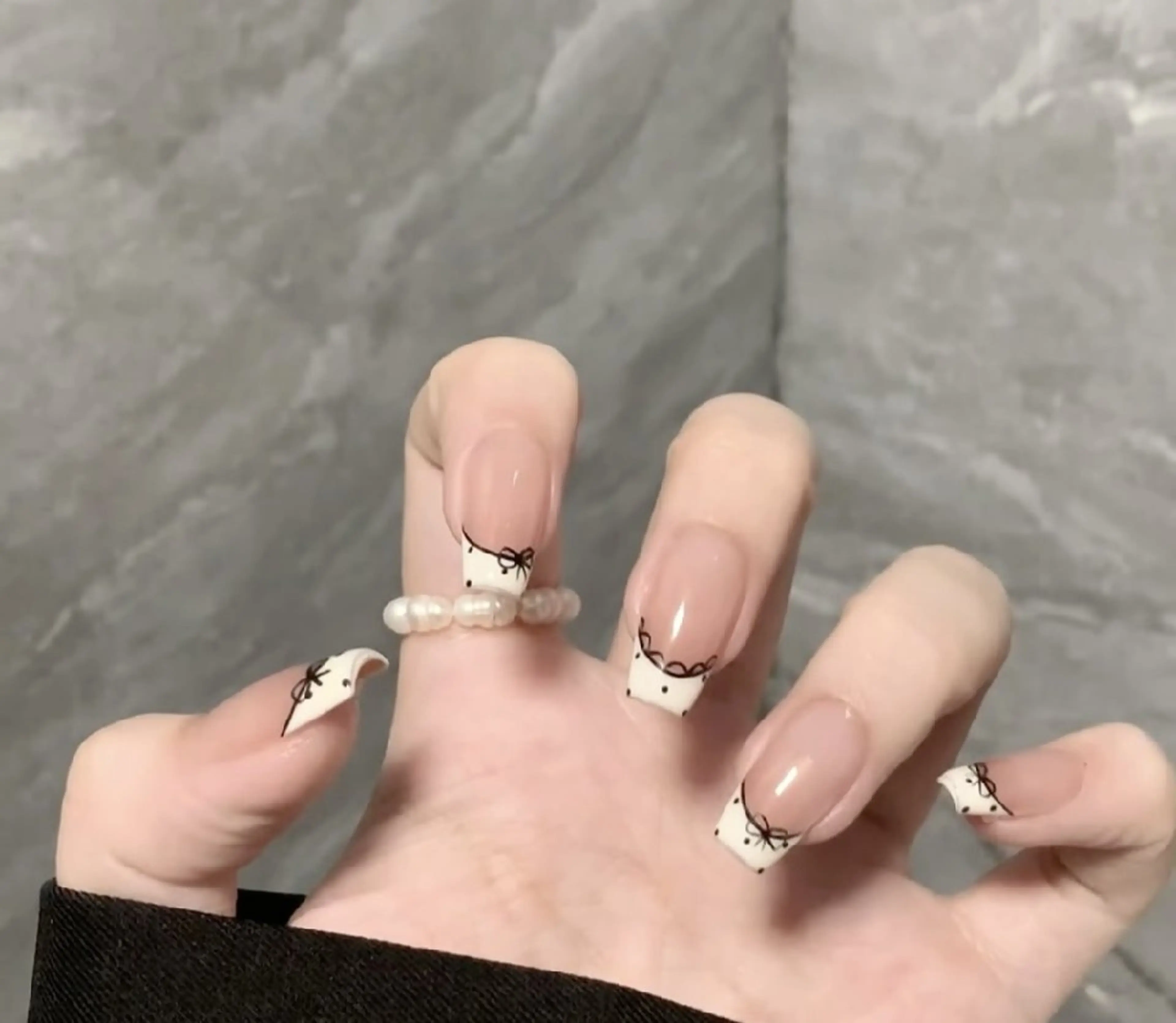 ネイル チークネイル 長さ出し フレンチネイル ジェルネイル キラキラネイル ハンドネイル UM Nail Salonのネイルデザイン