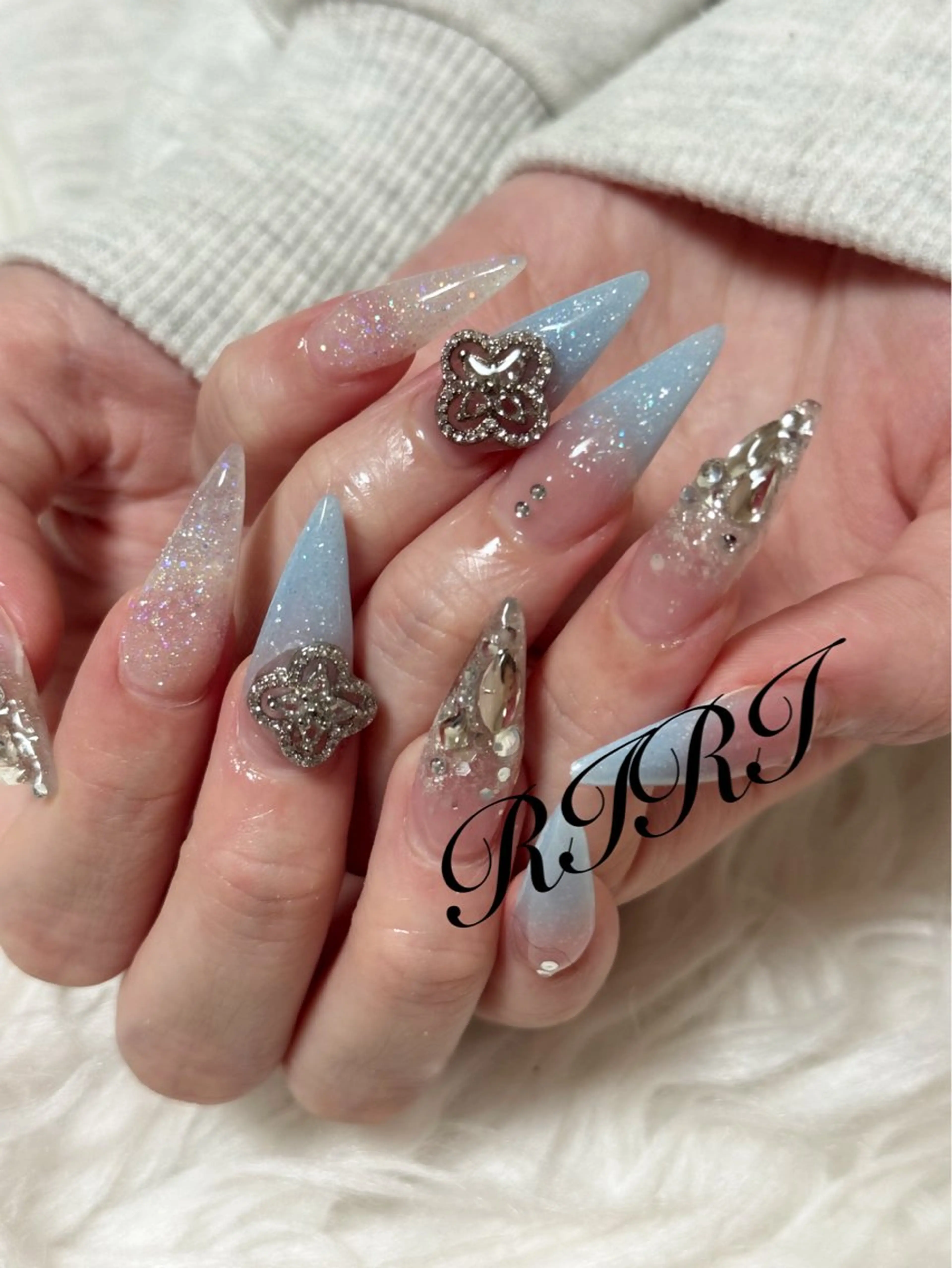 ネイル ジェルネイル ラメ(グリッター) ロングネイル スカルプネイル シンプルネイル ハンドネイル riri オーナーのネイルデザイン