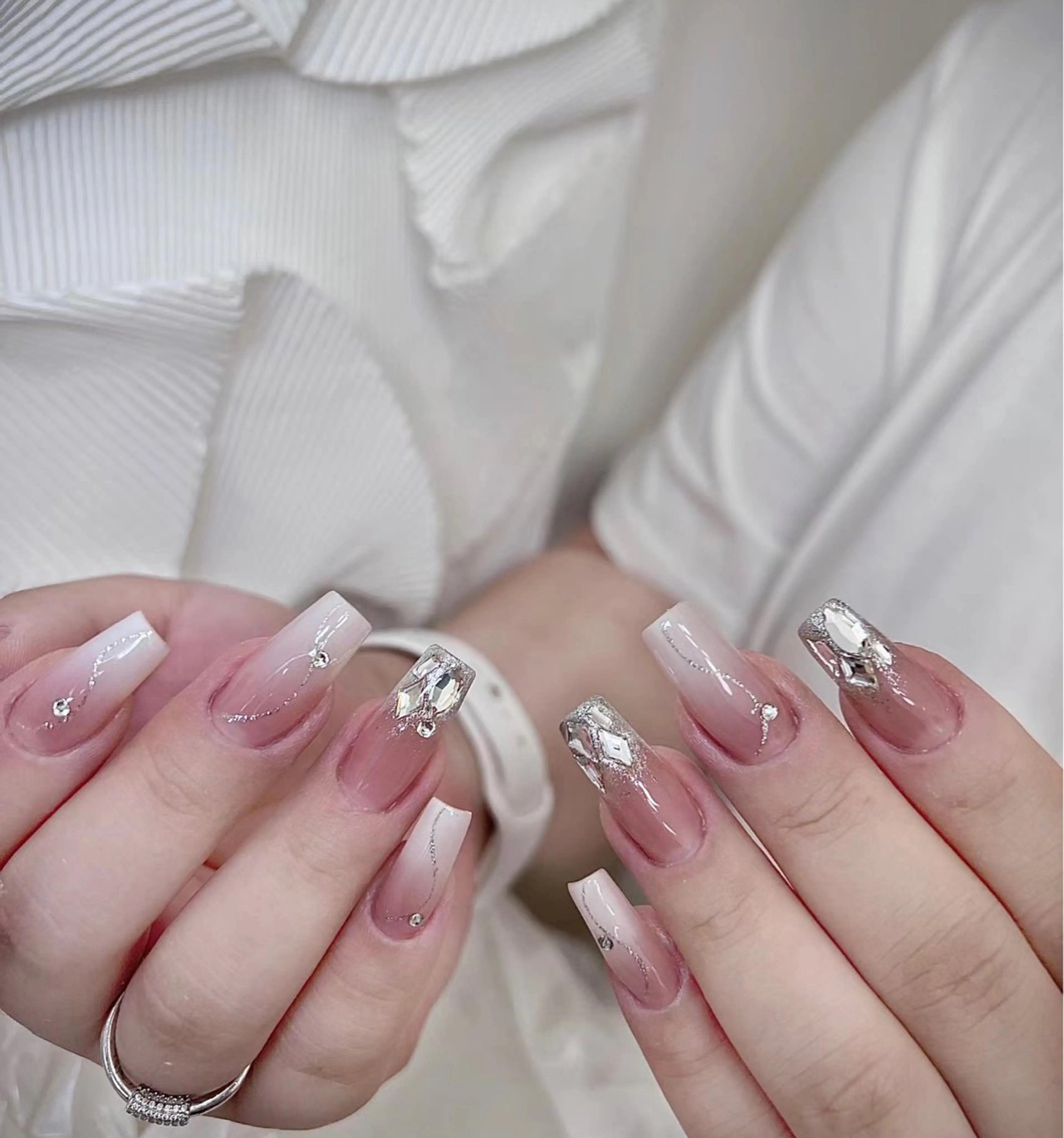 ネイル Cutil Nailsalon所属・Cutil. Nail🌈のネイルデザイン