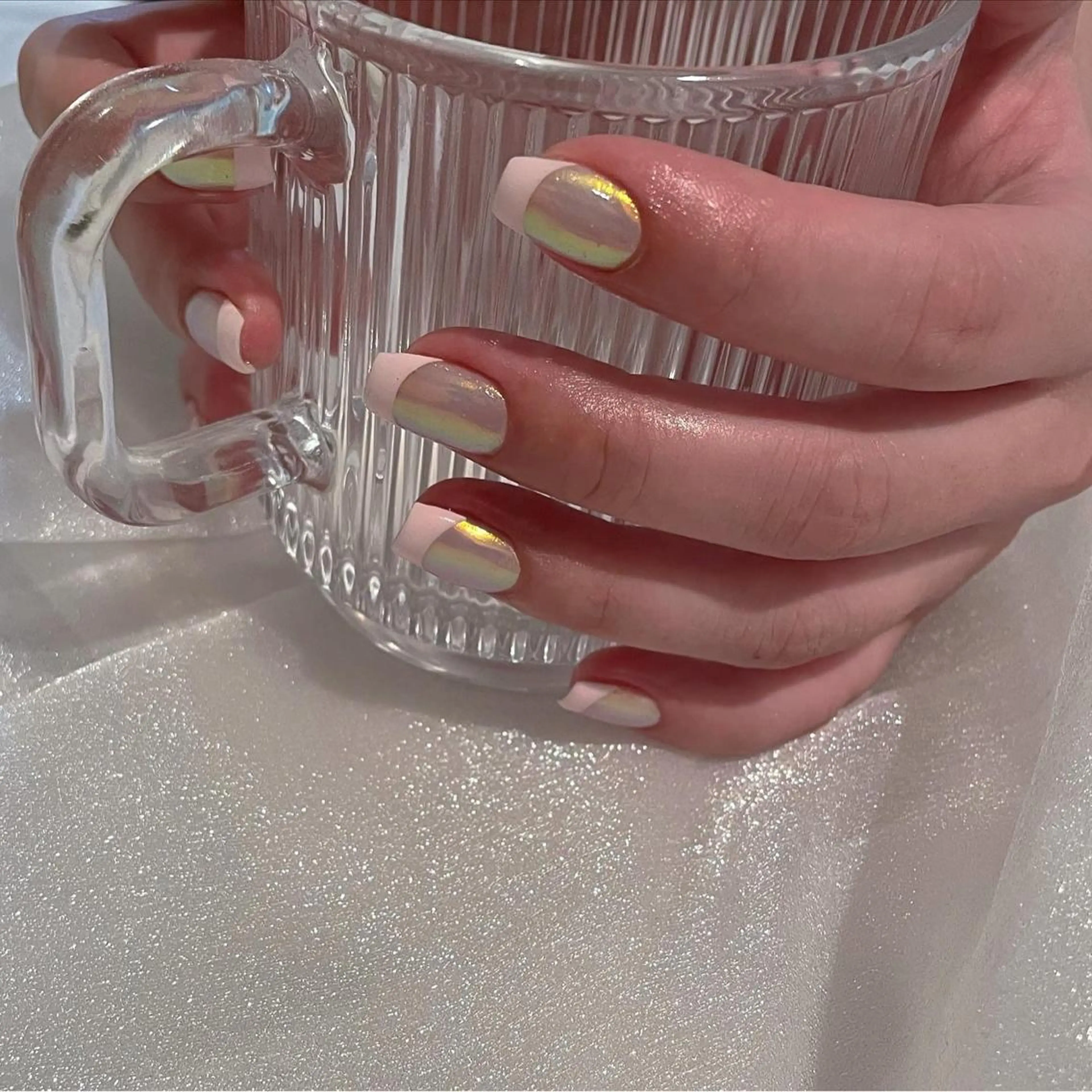 ネイル オーロラネイル フレンチネイル ハンドネイル ハンドケア lyly.nail所属・lylynail YUUKAのネイルデザイン