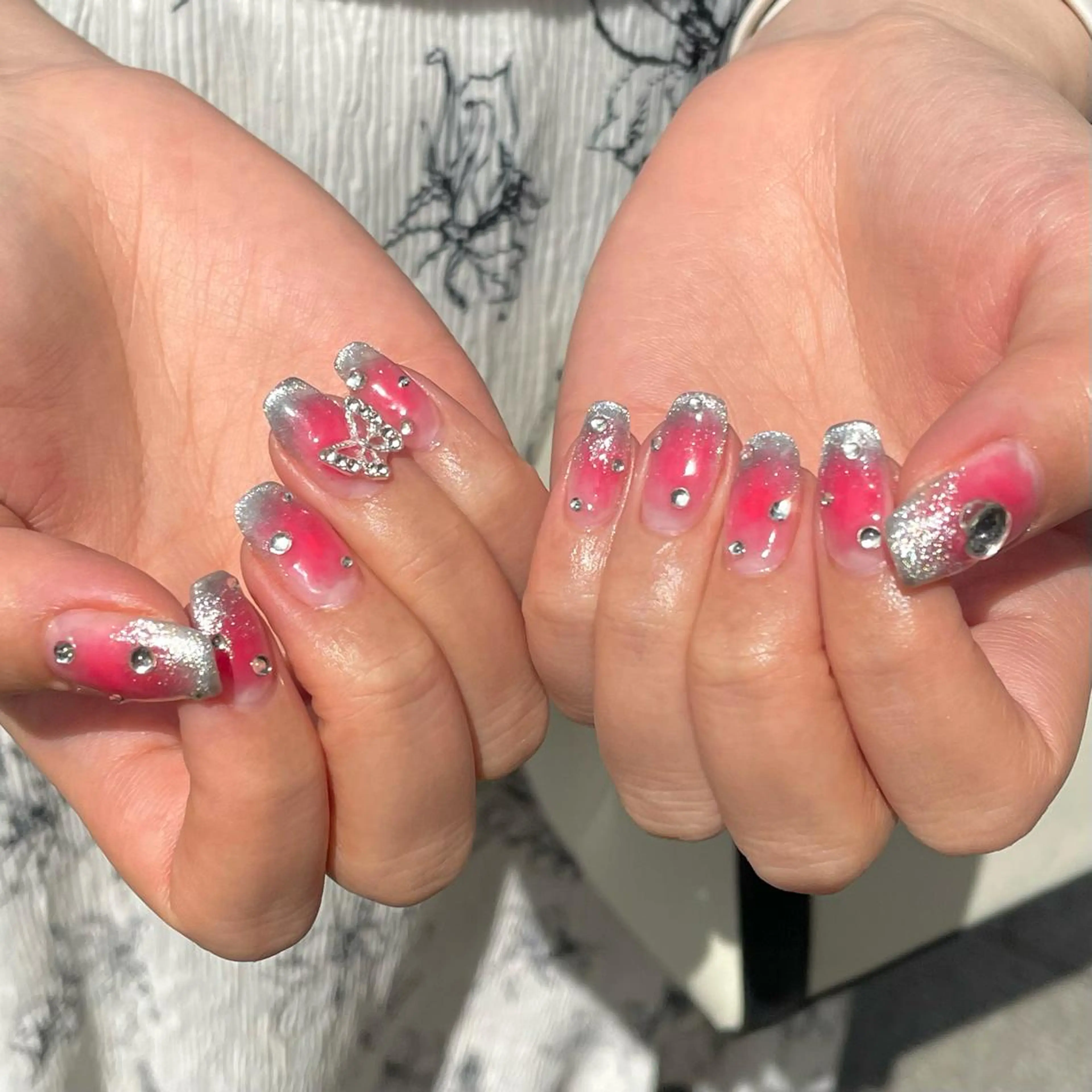 ネイル チークネイル マグネットネイル 【 ﾈｲﾘｽﾄ&ｱｲ ﾘｽﾄ】キヨカのネイルデザイン