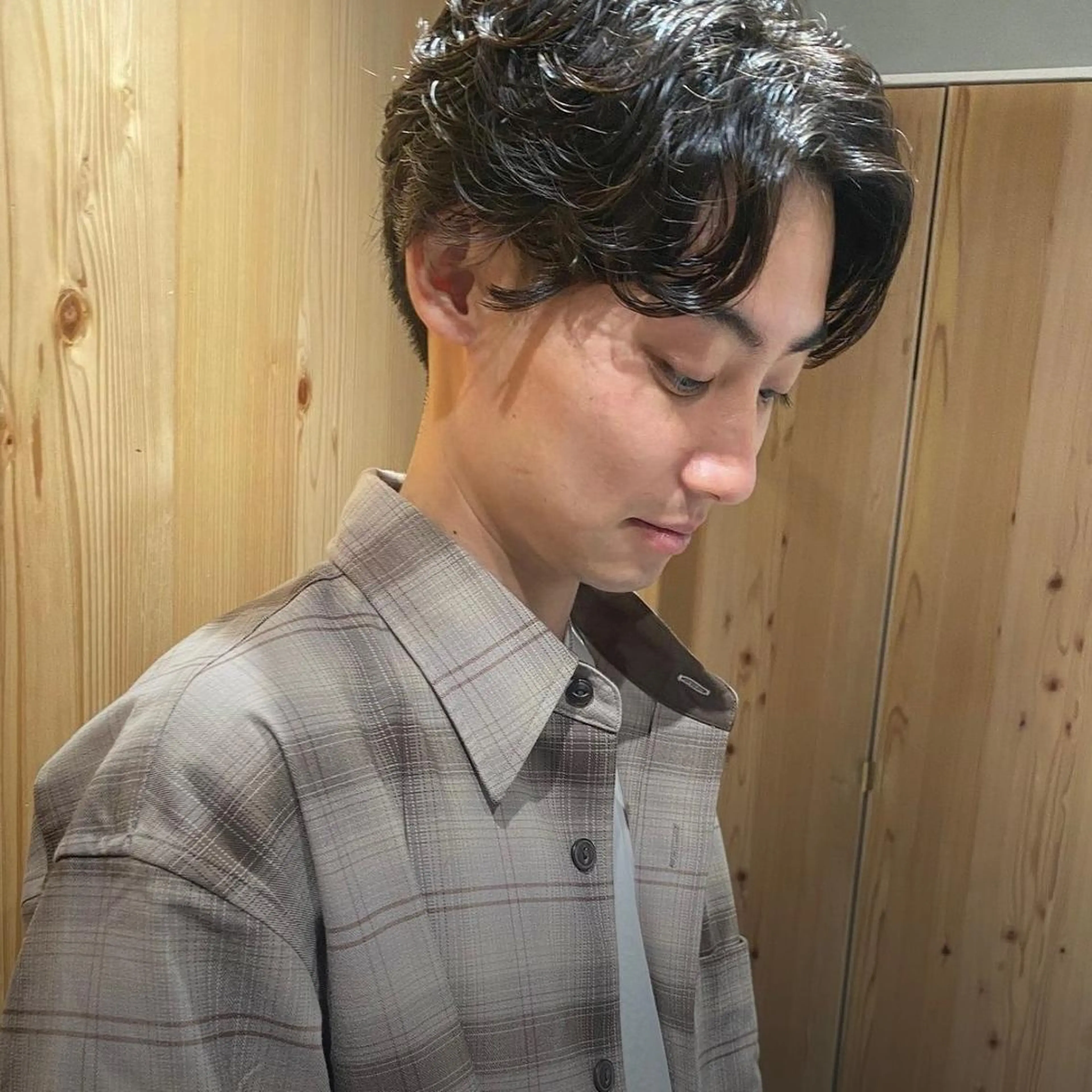 ショート パーマ メンズ センターパート メンズパーマ カット パーマ トリートメント やまもと さえのヘアスタイル