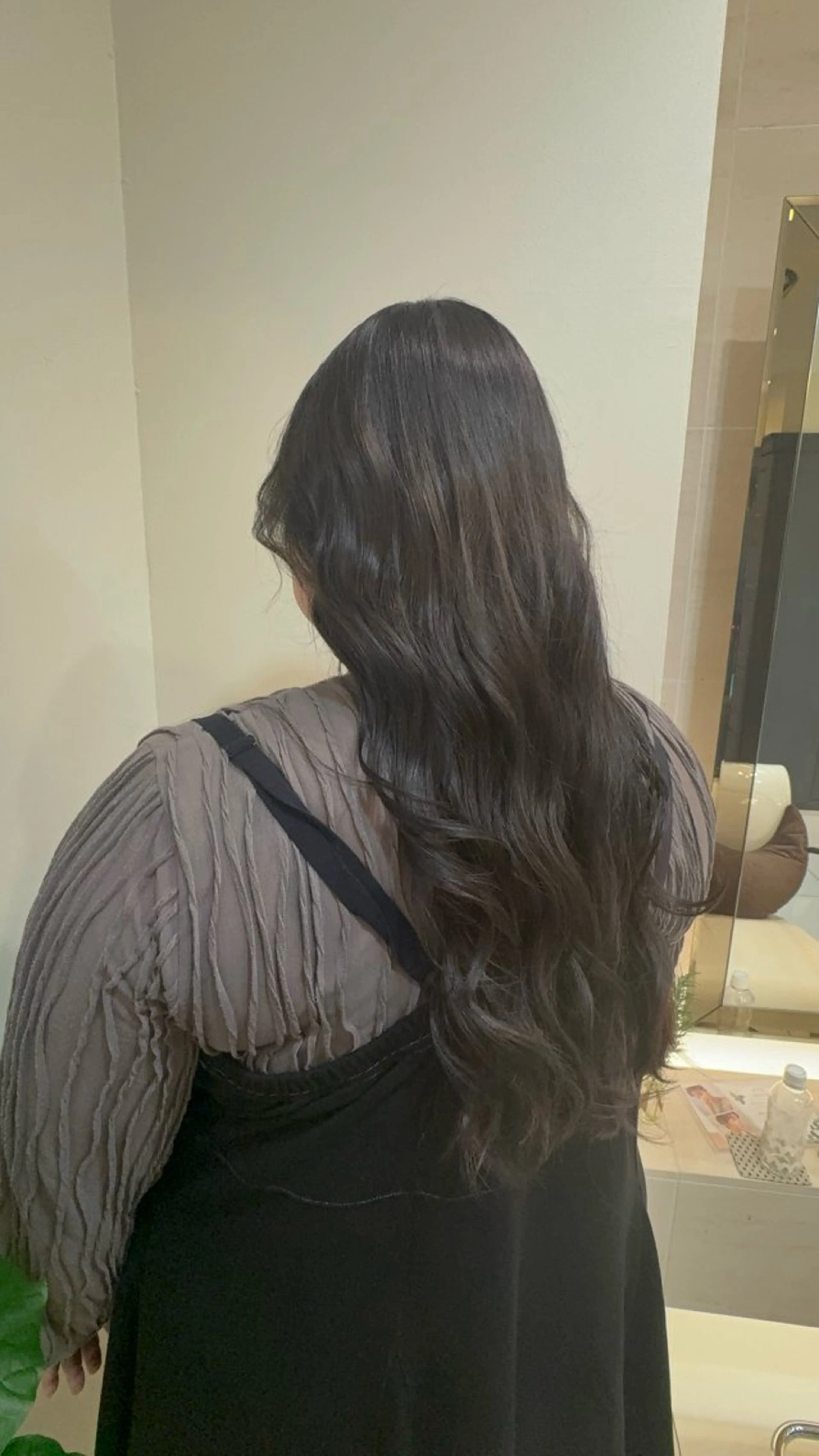 ロング カラー ヘアカラー 坂田 愛彩萌のヘアスタイル