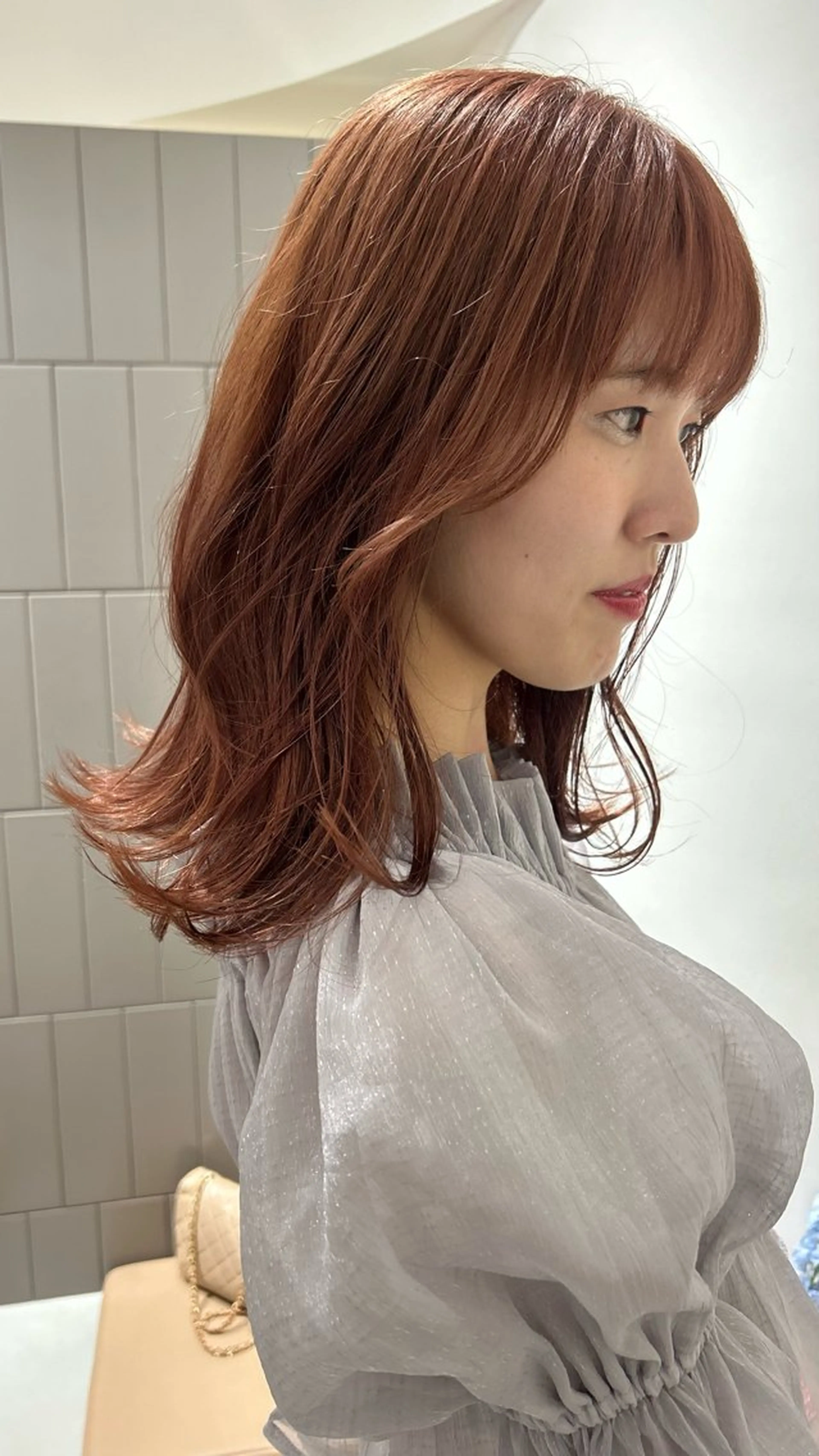 ミディアム カラー ブリーチ オレンジ オレンジピンク ピンクカラー ヘアカラー オリーブベージュ/ ブリーチなし透明感のヘアスタイル