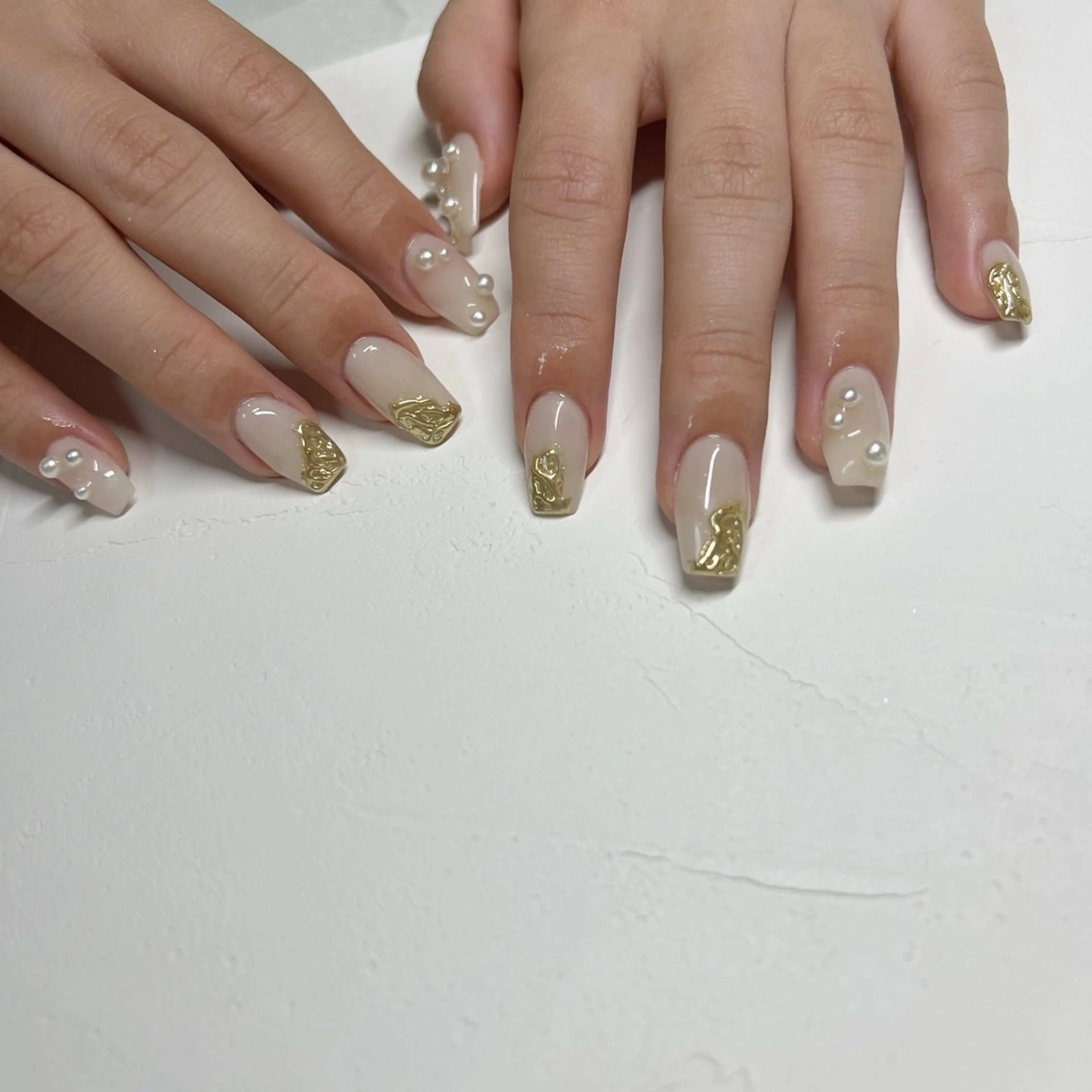 ネイル ミラーネイル ホワイト ハンドネイル 川端 京香のネイルデザイン