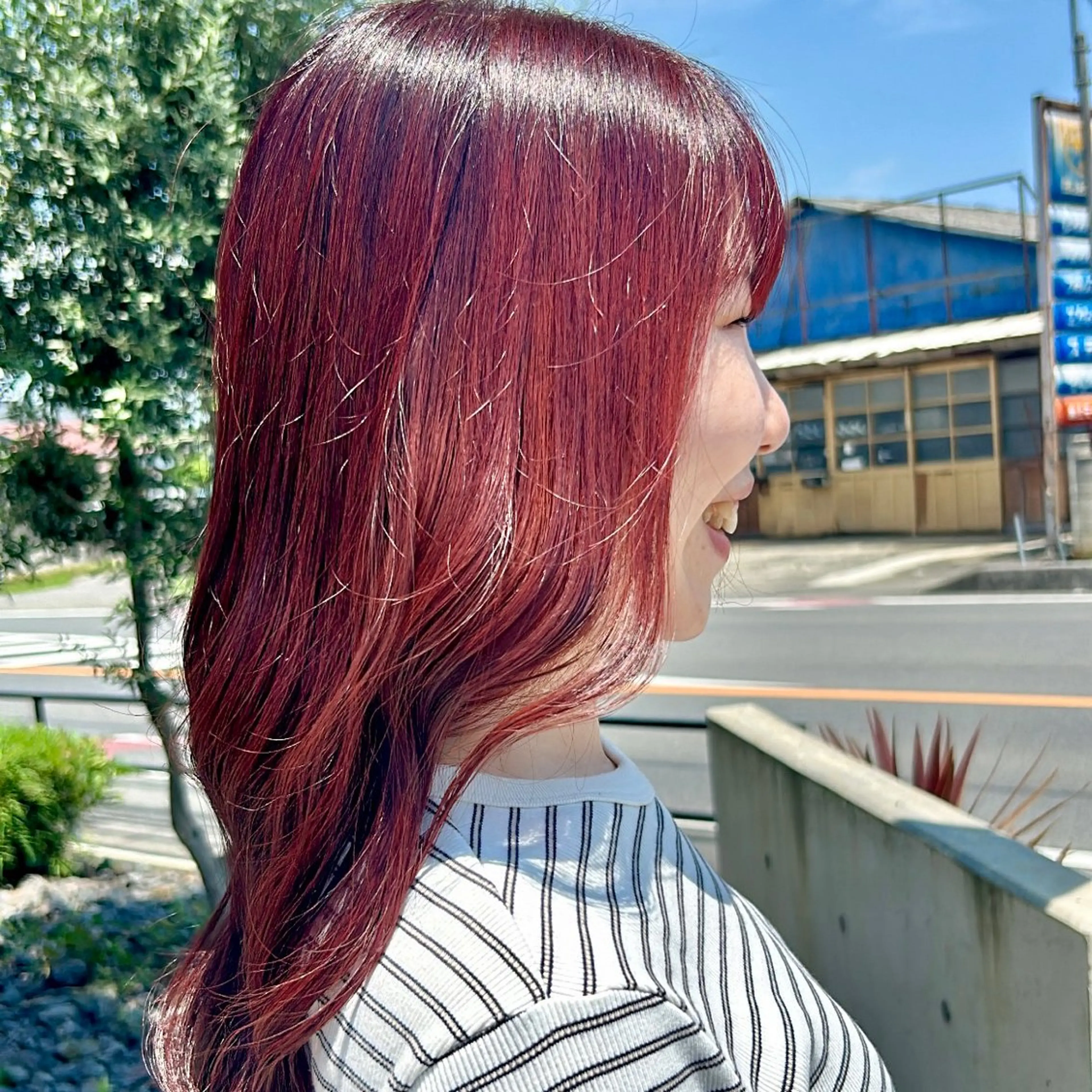 セミロング 根岸 麻菜のヘアスタイル