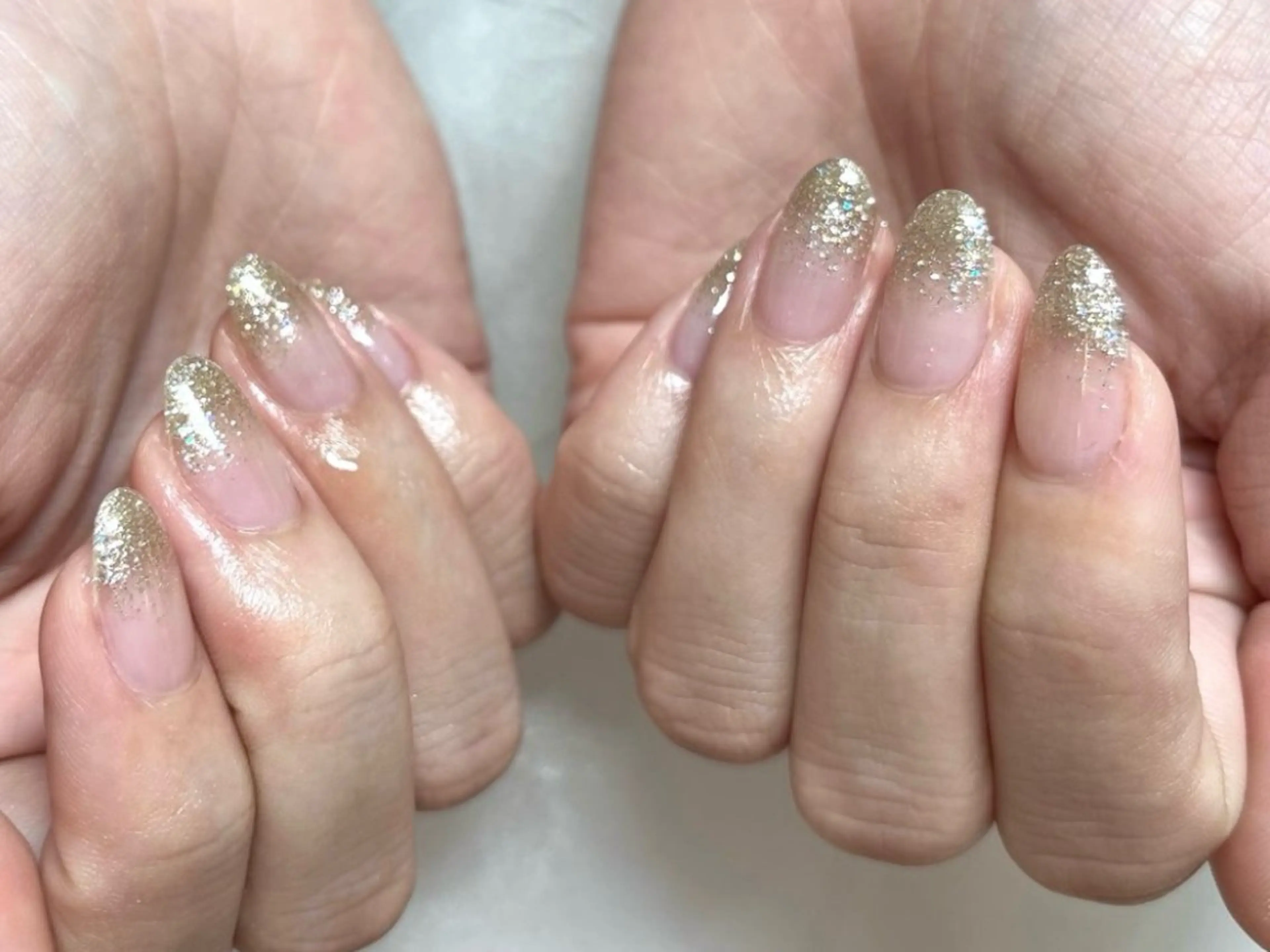 オフあり●ラメグラデーションオフあり（クリアベース、ソフトジェルオフ・クイックケア込み）の写真