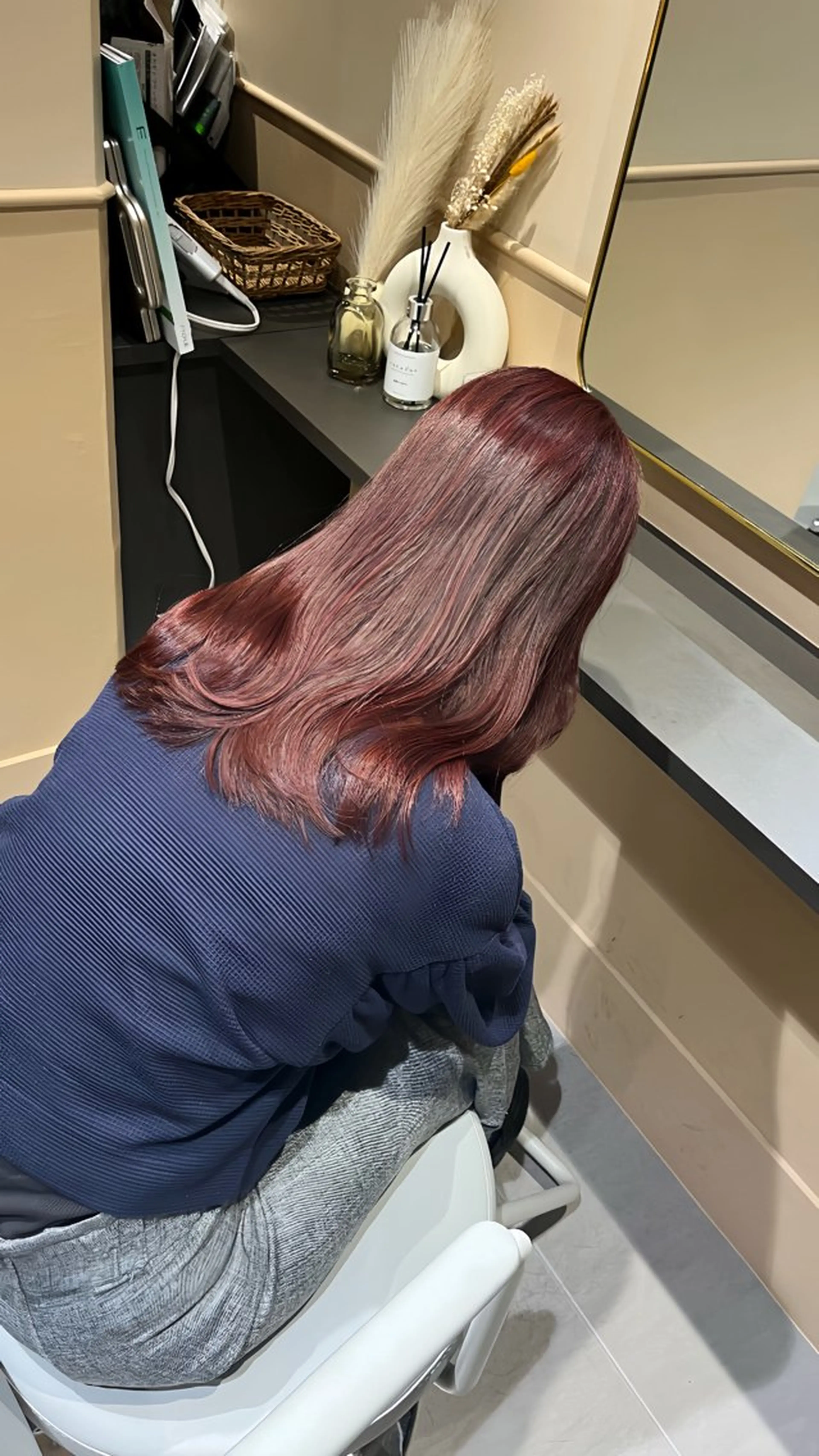 ロング カラー ブリーチ ブラウンカラー ブリーチなしカラー ピンクカラー ピンクブラウン カット ヘアカラー トリートメント 🫧tomoka 透明感カラー🫧のヘアスタイル