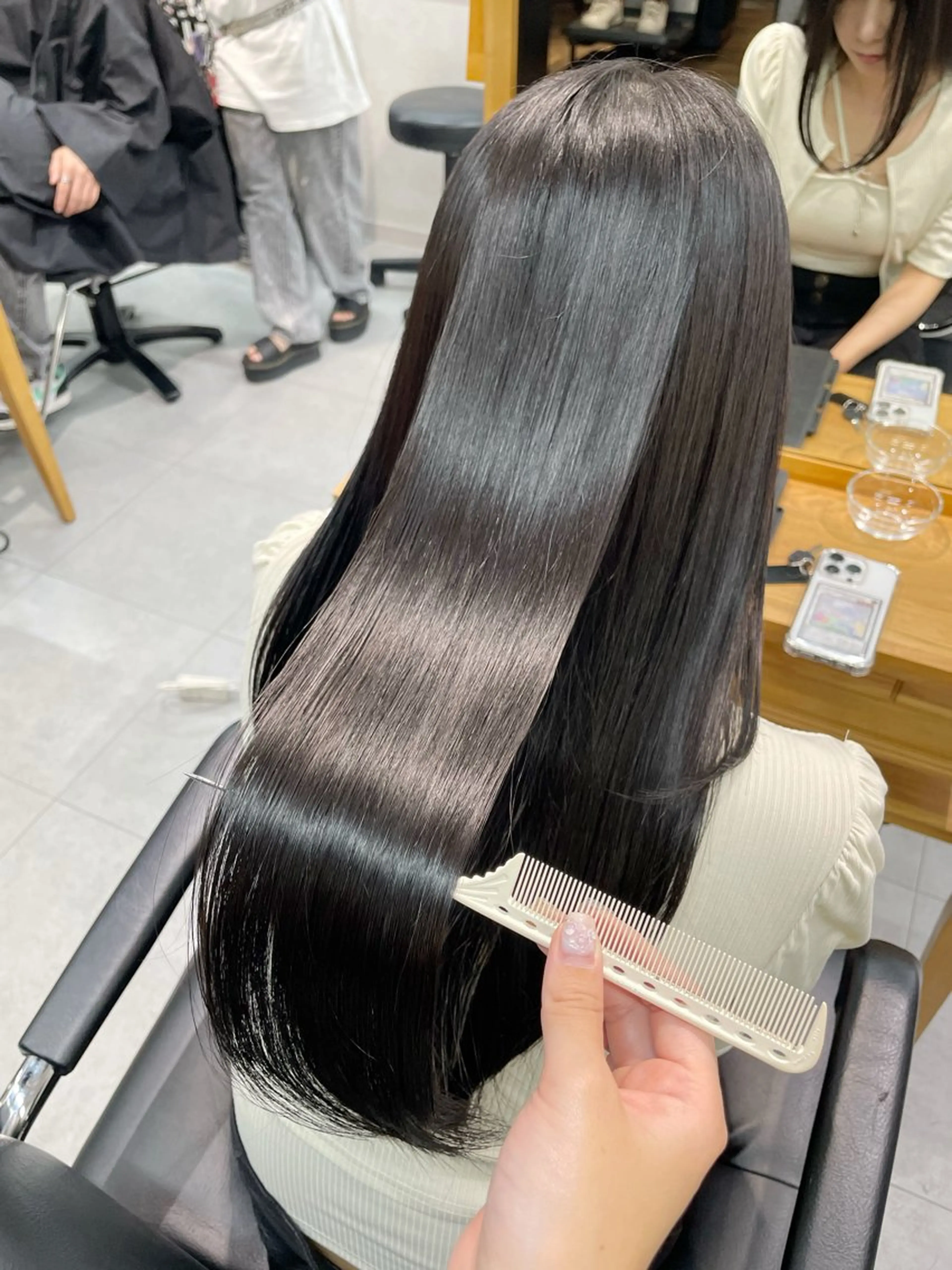 ロング カラー ブリーチ ダブルカラー ブリーチなしカラー 髪質改善 縮毛矯正 ✨横須賀髪質改善✨️ 加藤 百音のヘアスタイル