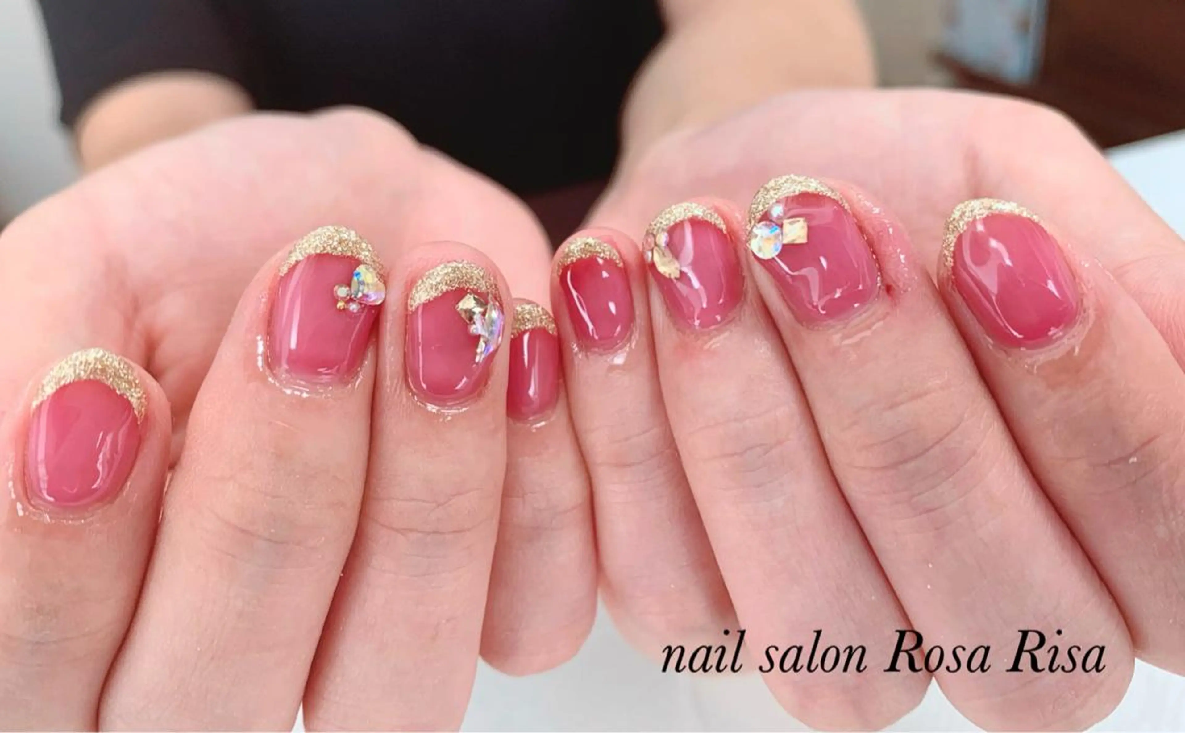 ミディアム ネイル ボルドー ハンドネイル ネイルスタジオ シェイクユアハンズのネイルデザイン