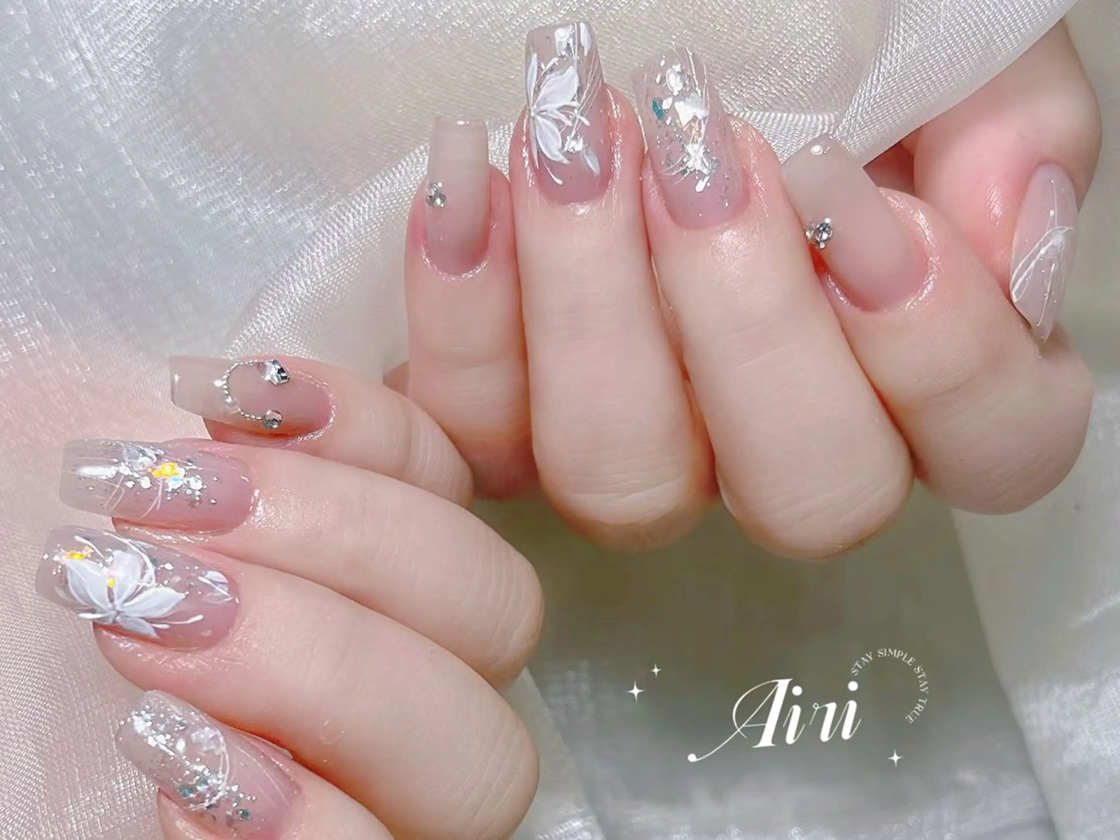 ネイル 桜ネイル フットネイル ジェルネイル 韓国ネイル ラメ(グリッター) ハンドネイル ネイルサロンAiri 長さ出し·シンプルのネイルデザイン