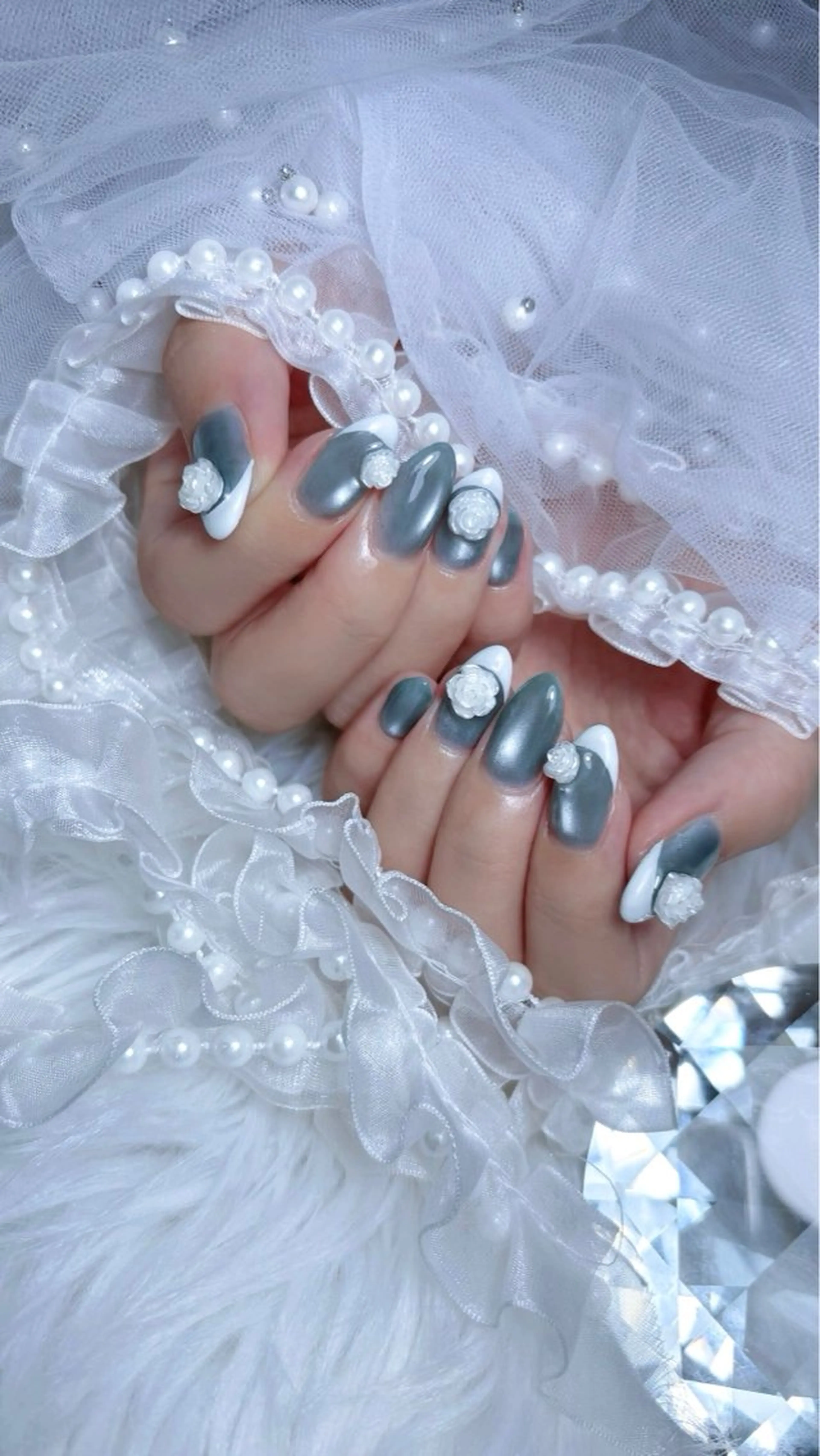 ネイル フレンチネイル ハンドネイル 𝑬𝑹𝑰𝑲𝑨 𓂃🎀𓈒𓏸のネイルデザイン