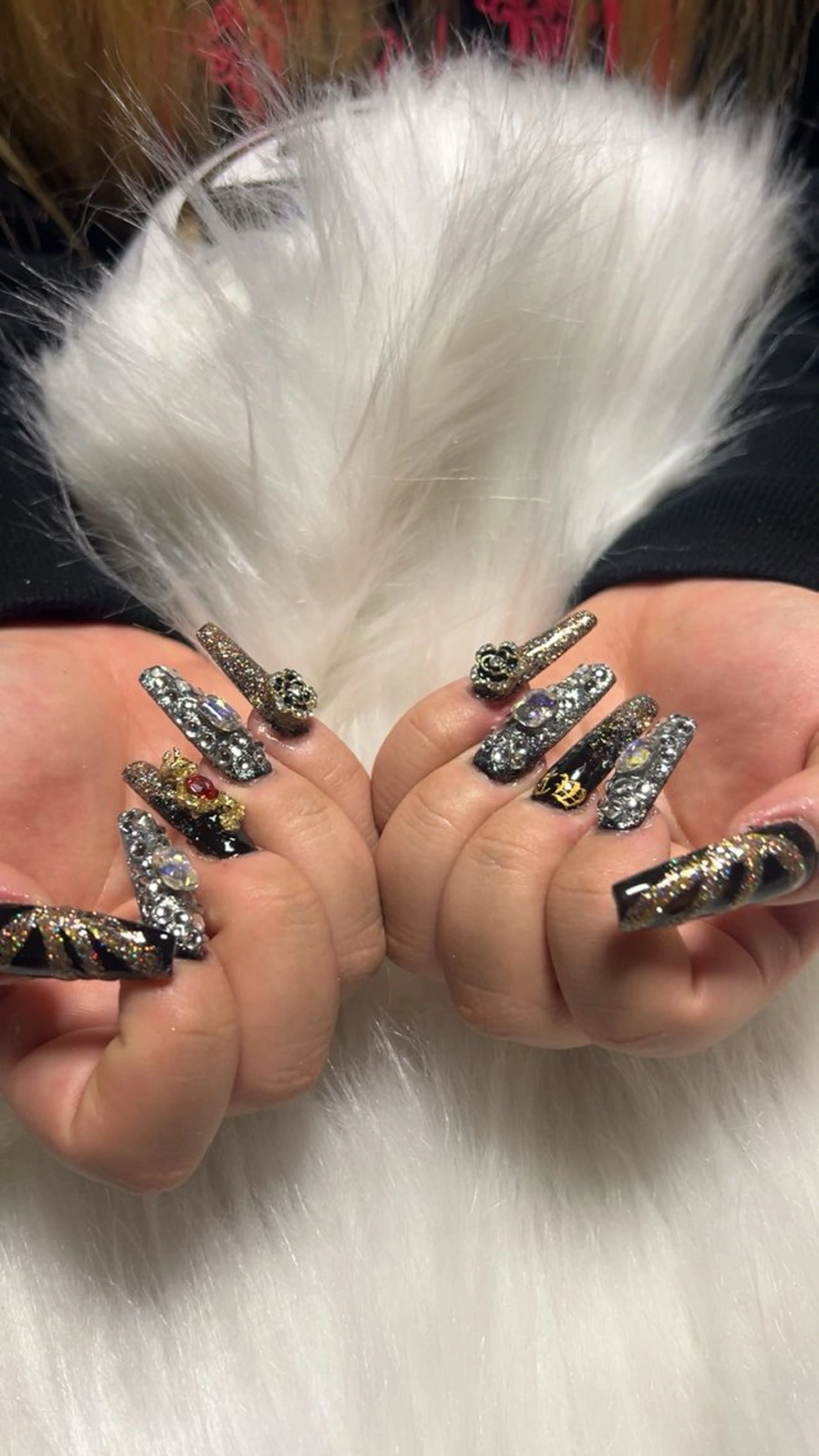 ネイル OPHELIA 𓃛のネイルデザイン