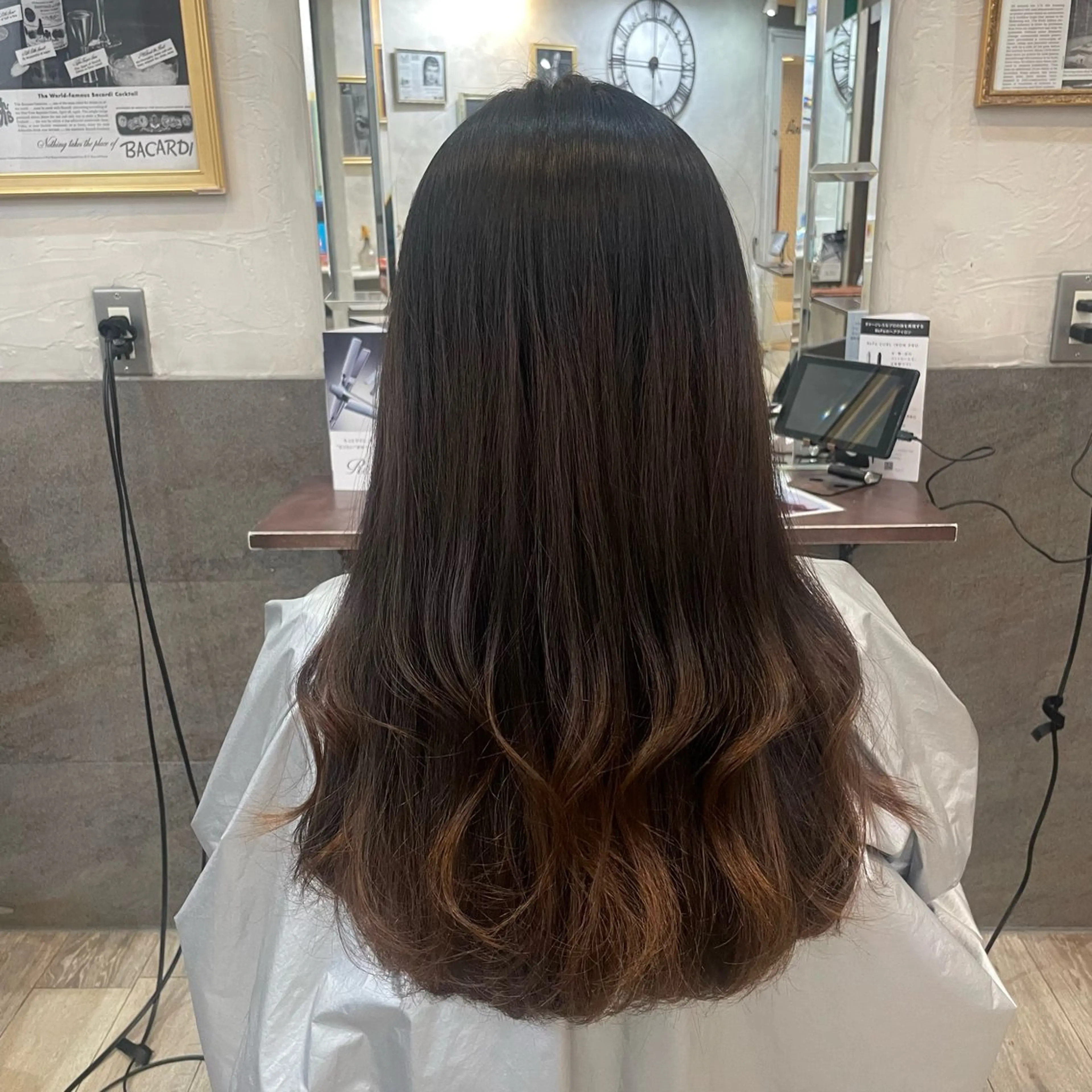 セミロング 岩水 穂華のヘアスタイル