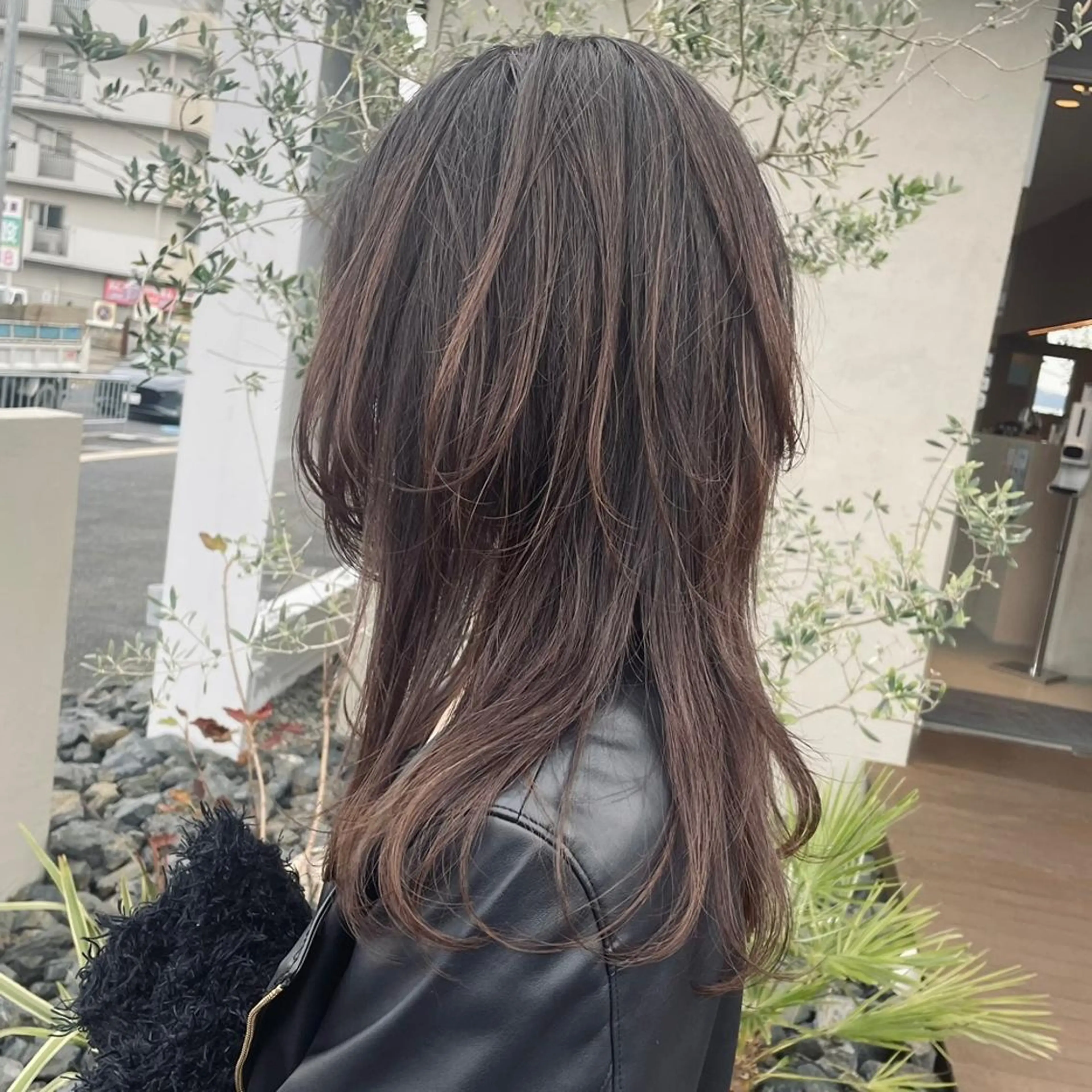 セミロング カラー 透明感カラー グレージュ レイヤーカット カット ヘアカラー トリートメント 神﨑優希 /髪質改善/艶カラーのヘアスタイル