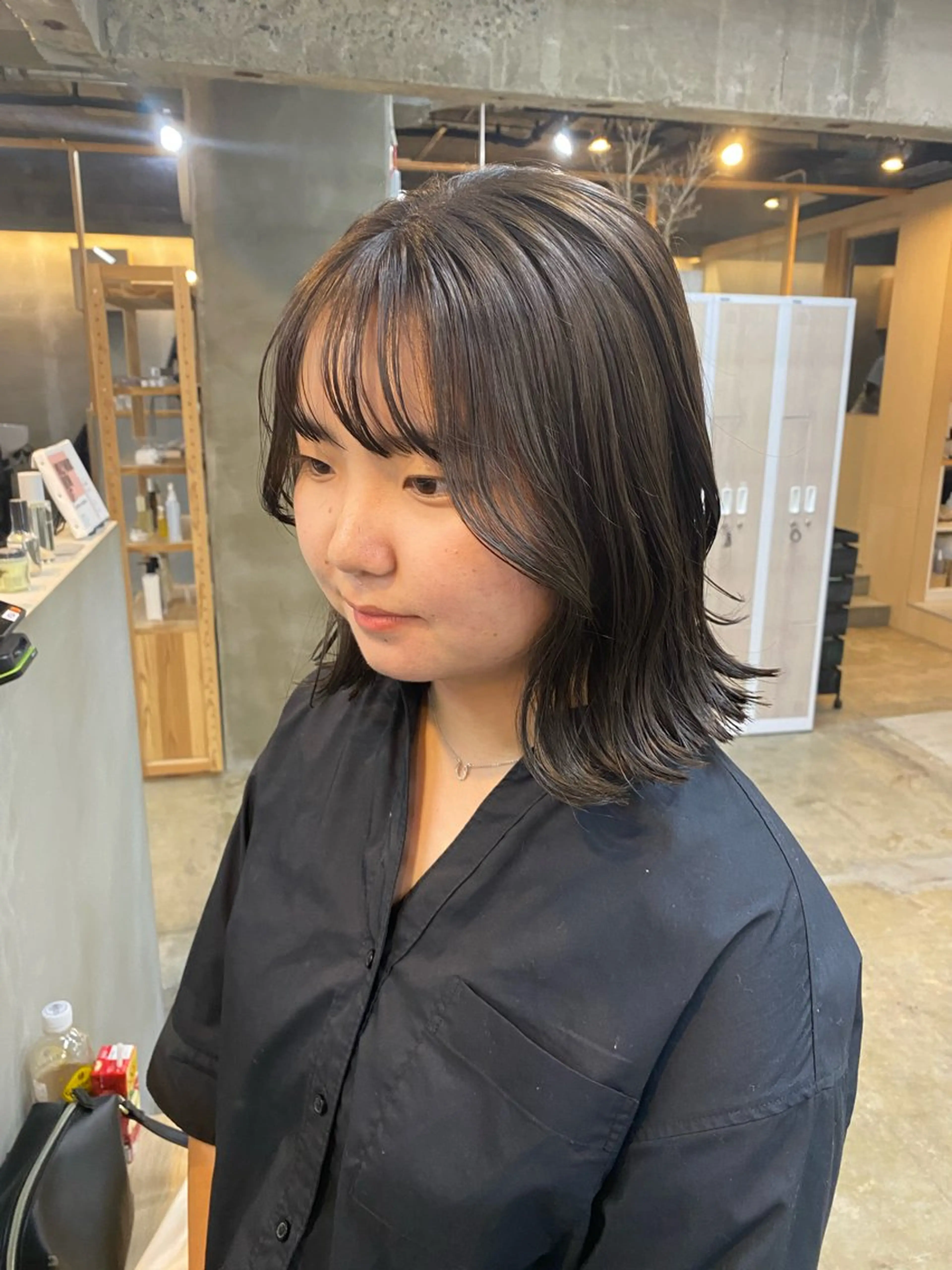 ミディアム カット ヘアカラー シミズ アスカのヘアスタイル