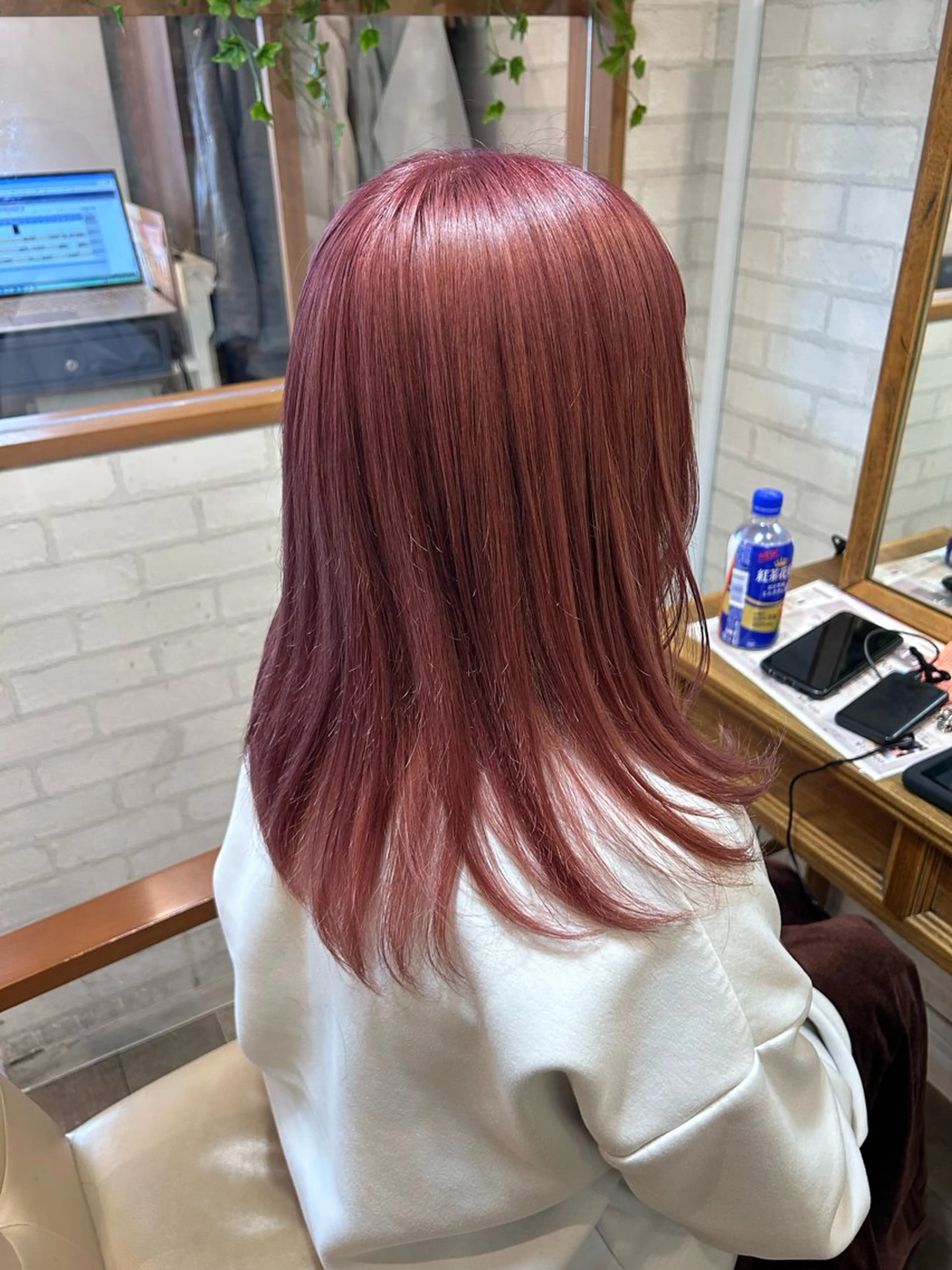 ミディアム カラー ベージュカラー ピンクカラー ピンクベージュ カット ヘアカラー Wave所属・🐤 こじま🐤のヘアスタイル