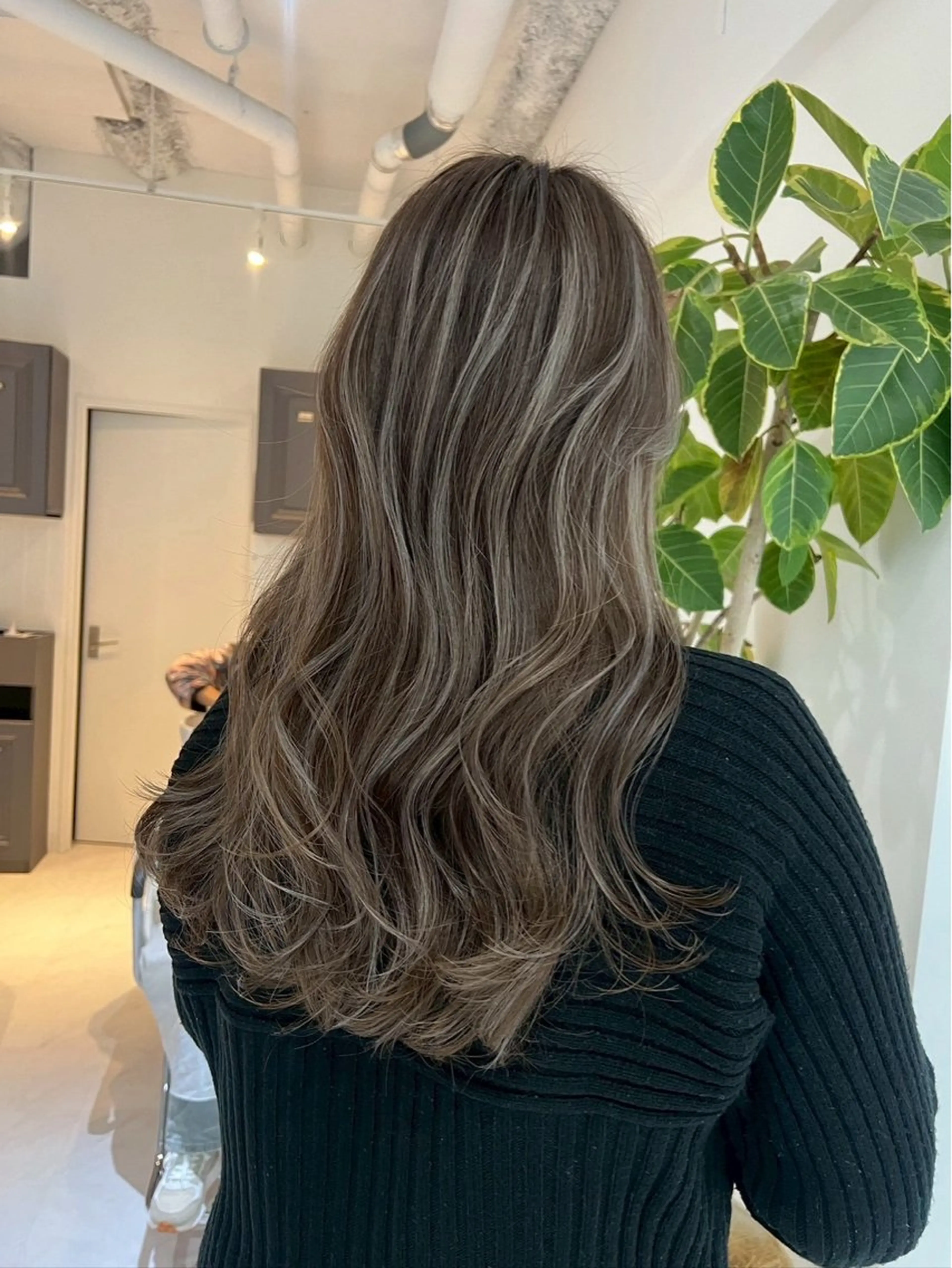 カラー ベージュカラー ブラウンカラー ハイライトカラー ヘアカラー YOLO/ HANAのヘアスタイル