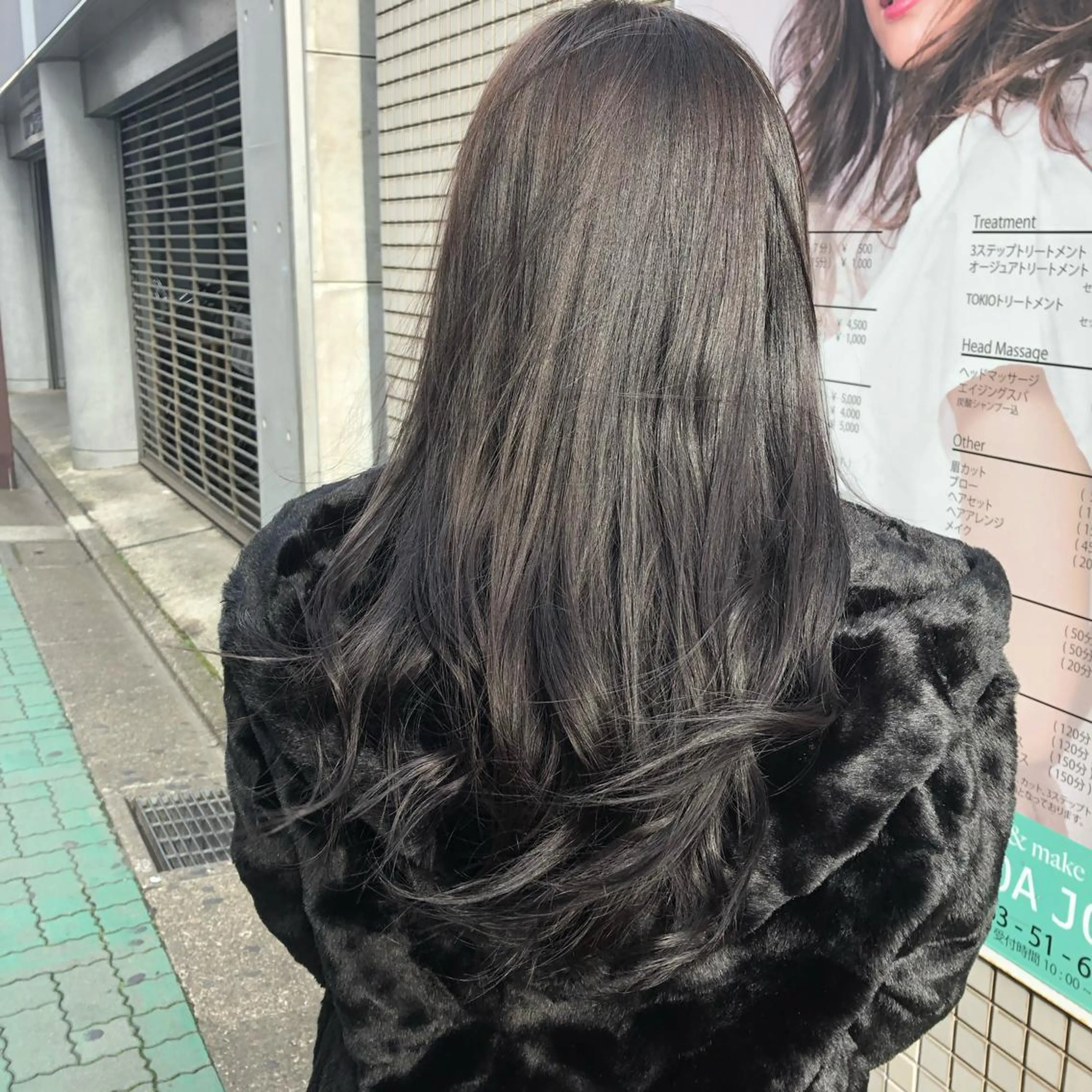 カラー 伊東 彩花のヘアスタイル
