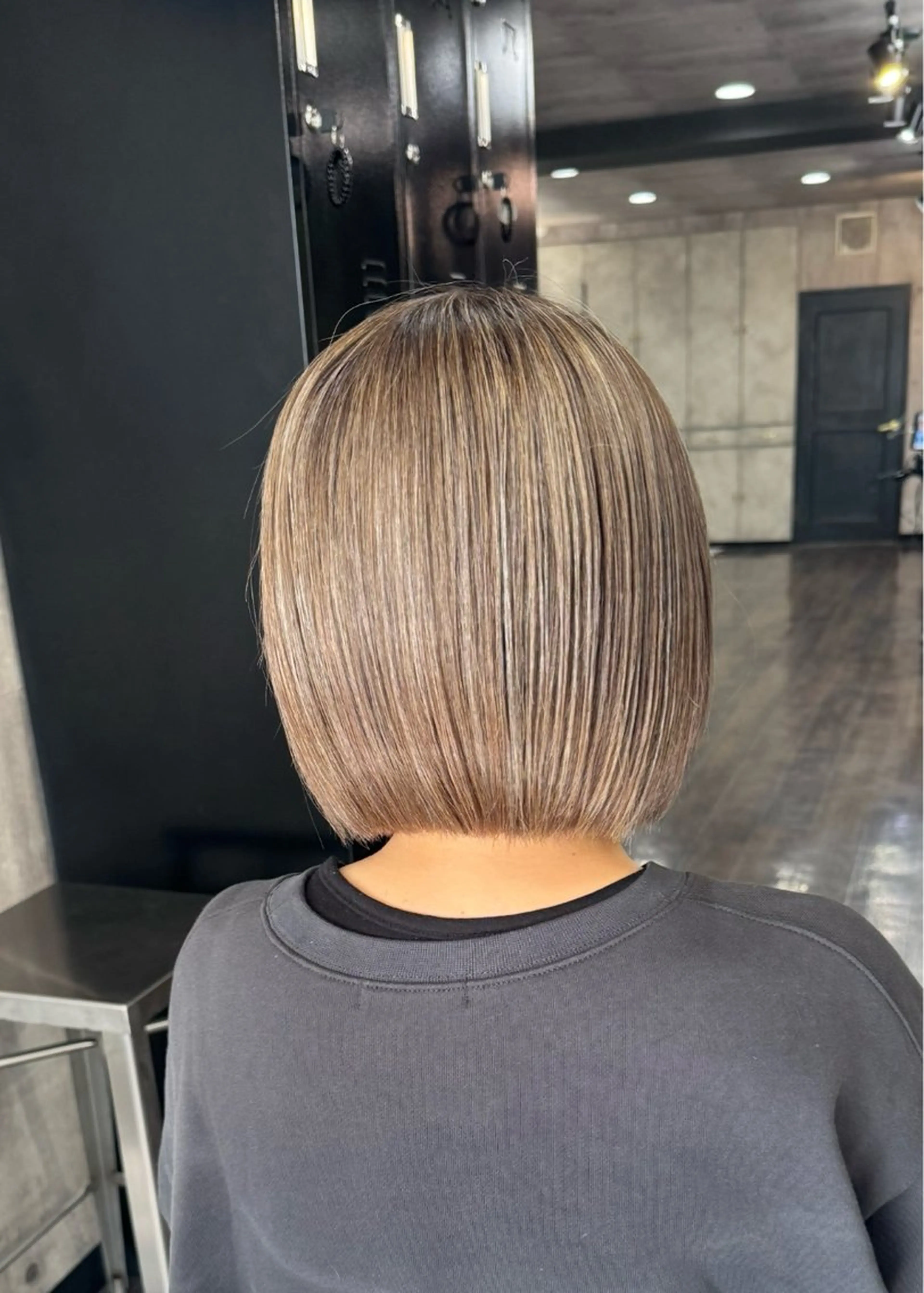 ショート ヘアカラー XELVE所属・レイヤーカット特化 💜SARIのヘアスタイル