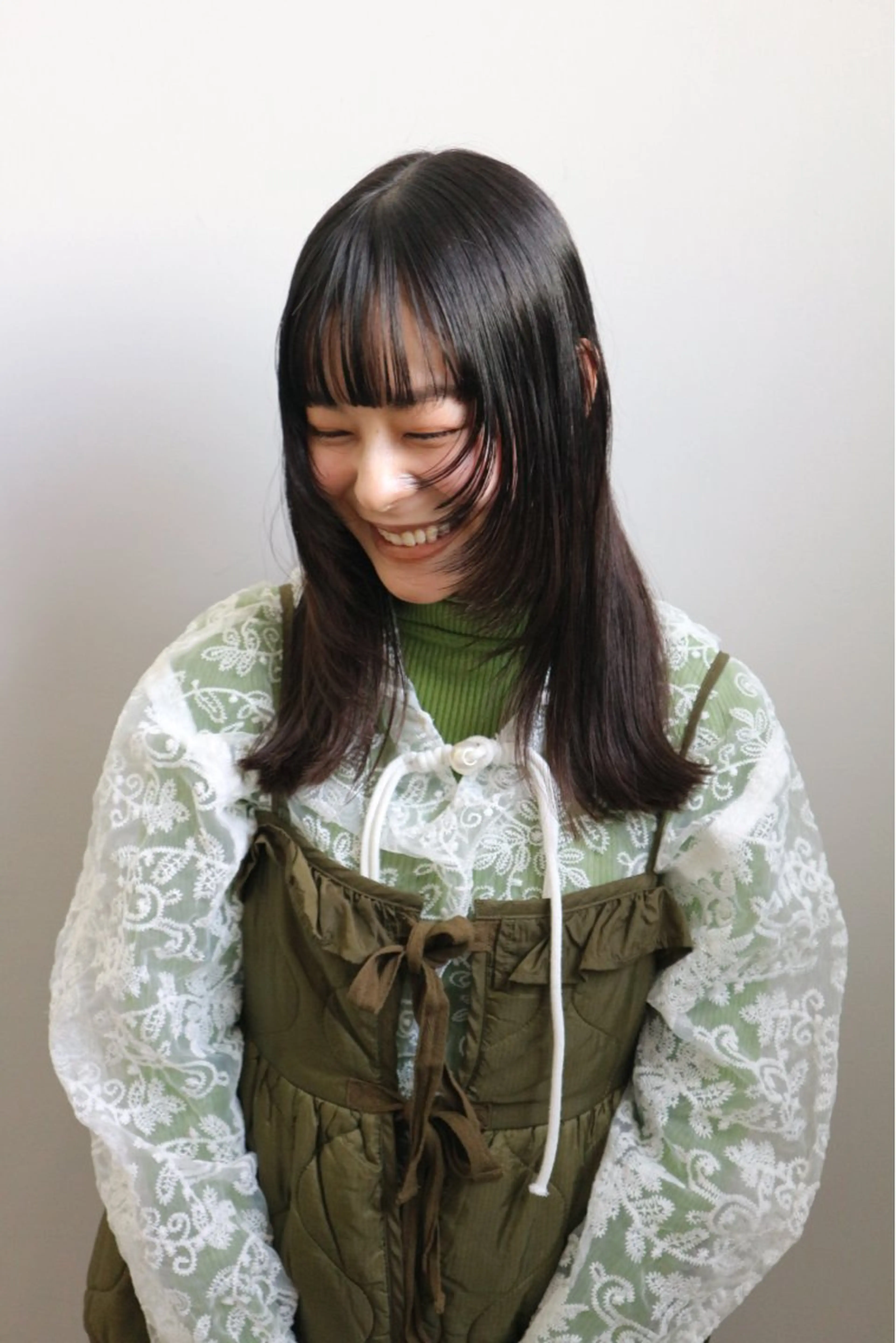 セミロング カラー レイヤーカット DOULAQ所属・AKO .のヘアスタイル