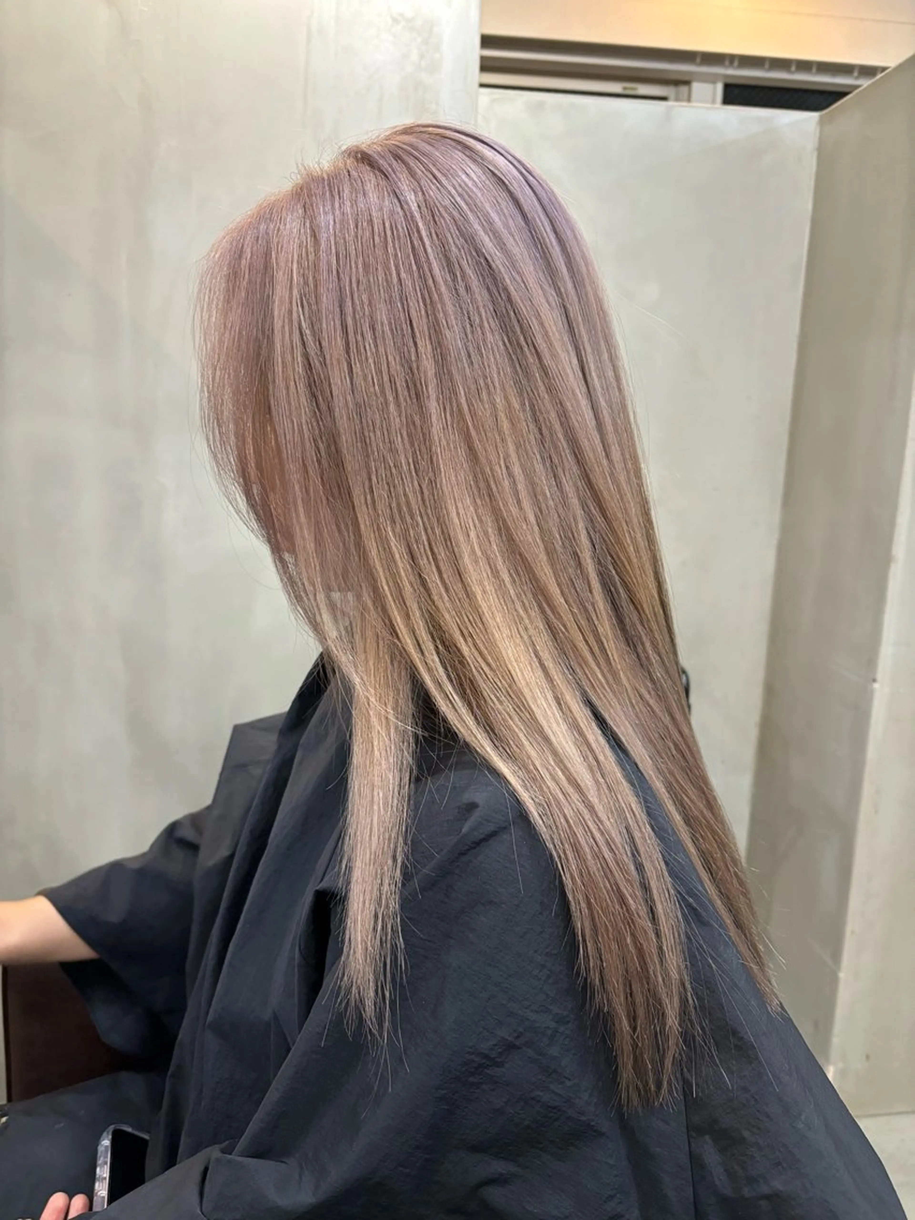 セミロング カラー ベージュカラー ホワイトベージュ ヘアカラー VOYAGE所属・中園康 /カラー/ブリーチのヘアスタイル