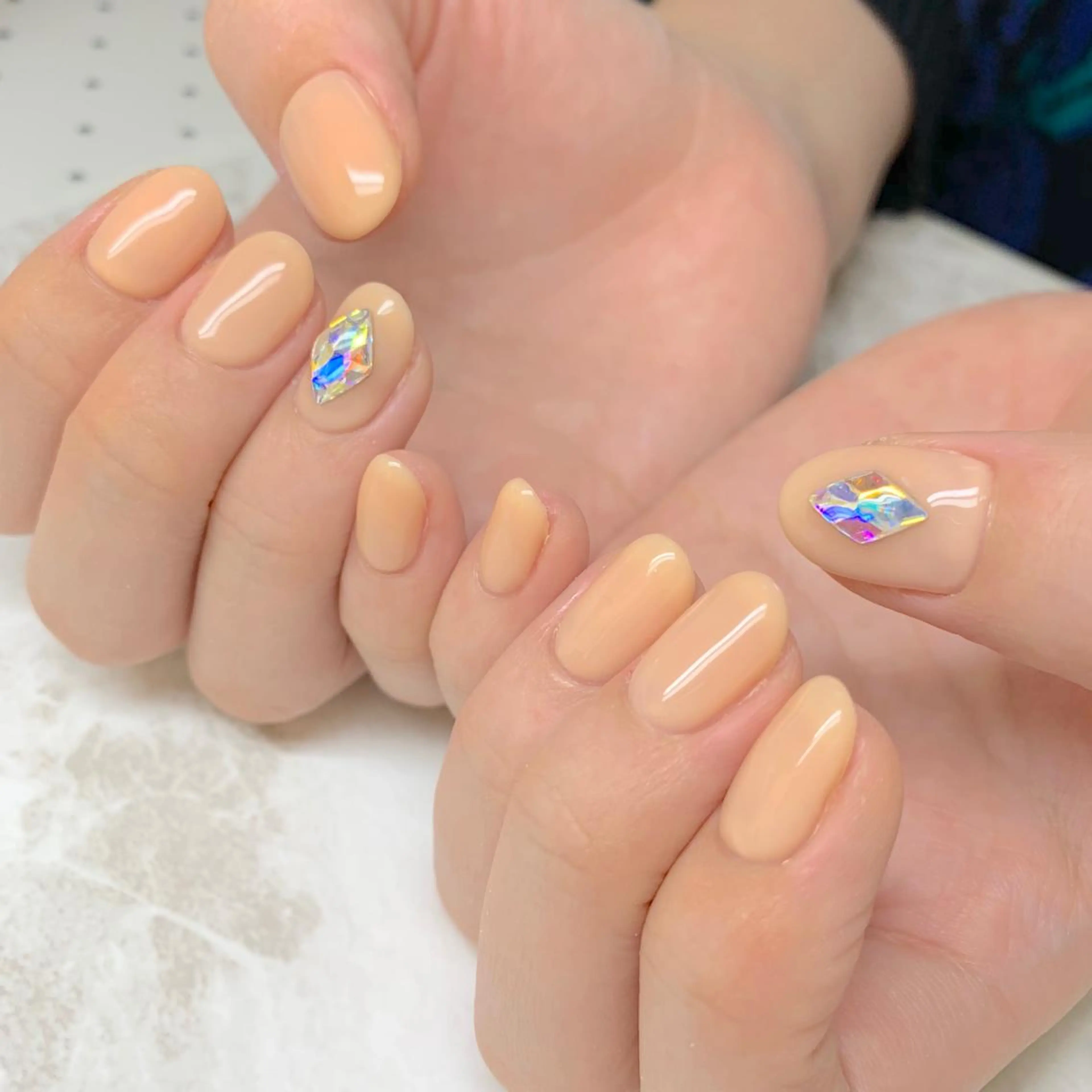 ネイル ワンカラーネイル ストーンネイル ハンドネイル ハンドケア LULU LIMAのネイルデザイン