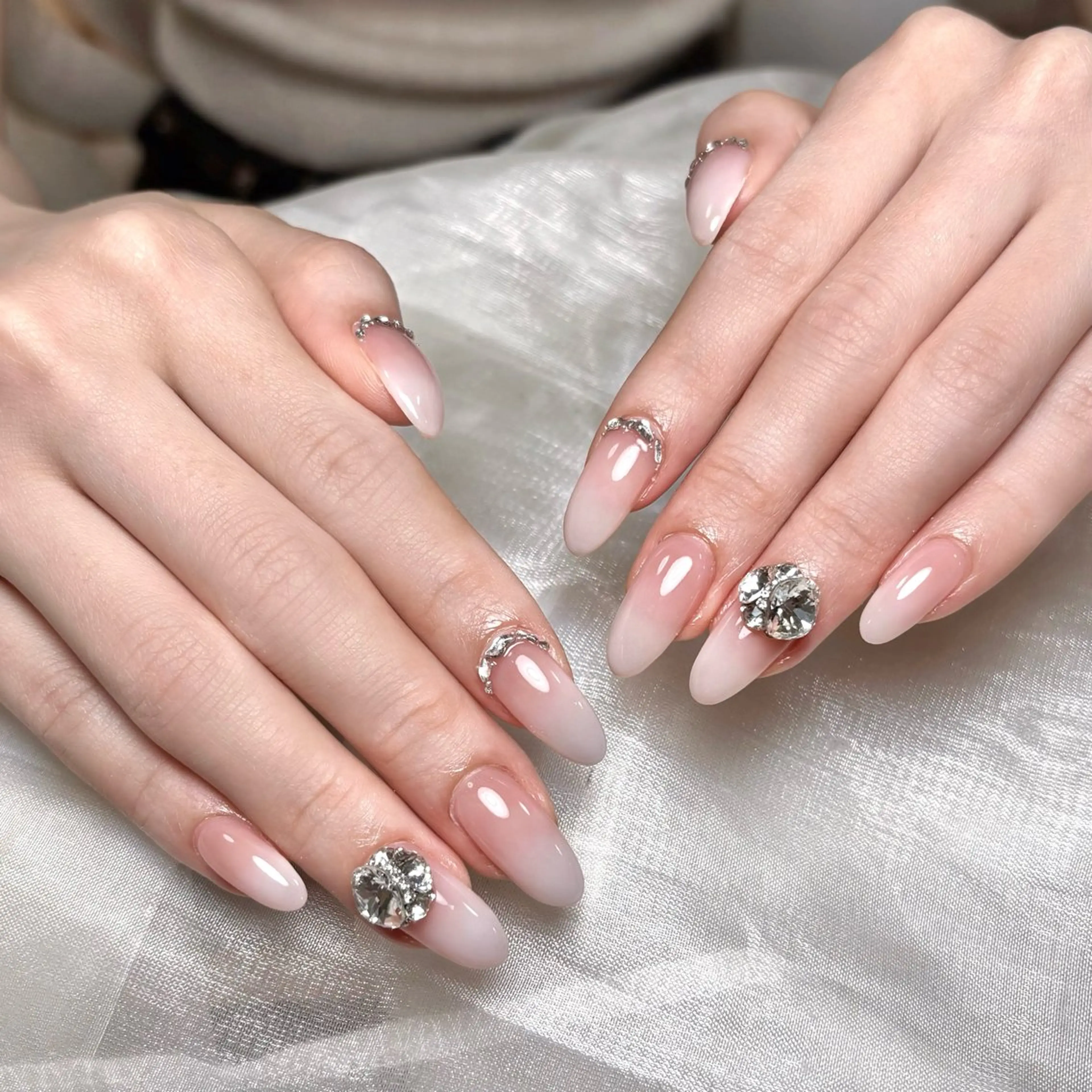 ネイル ハンドネイル Maggie. Rのネイルデザイン